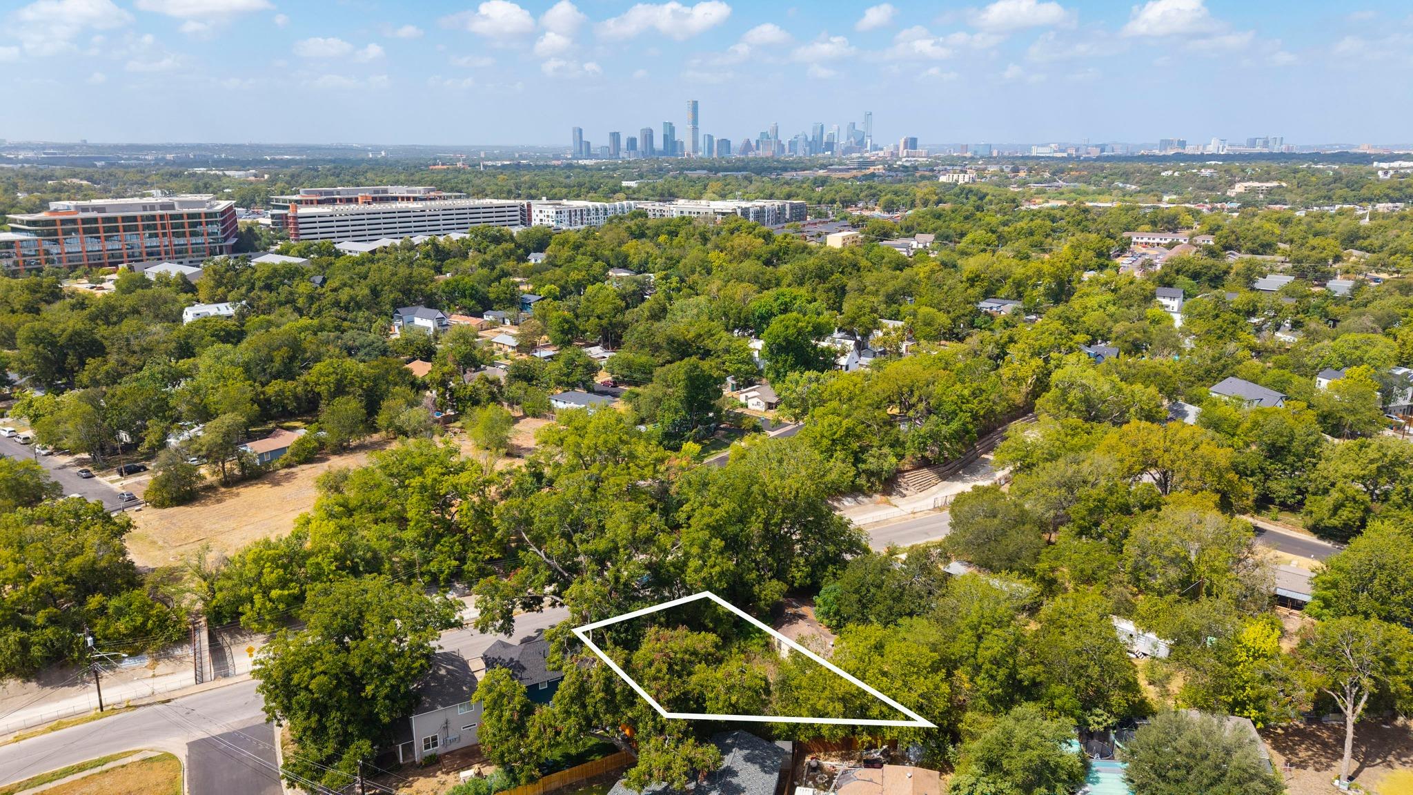 4910 Sara DR, Austin, TX 78721 photo 3