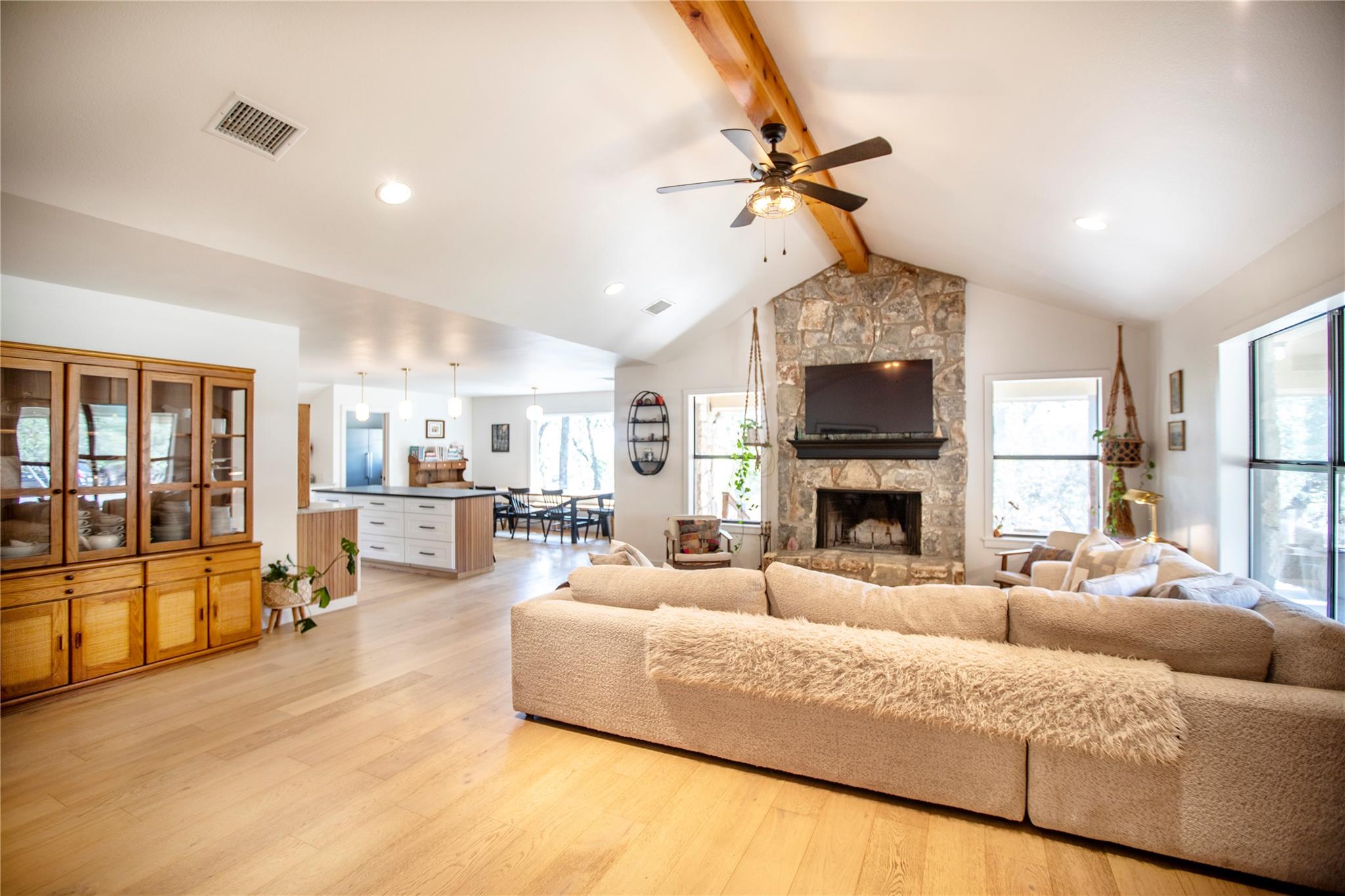 301 Lander LN, Dripping Springs, TX 78620 photo 2