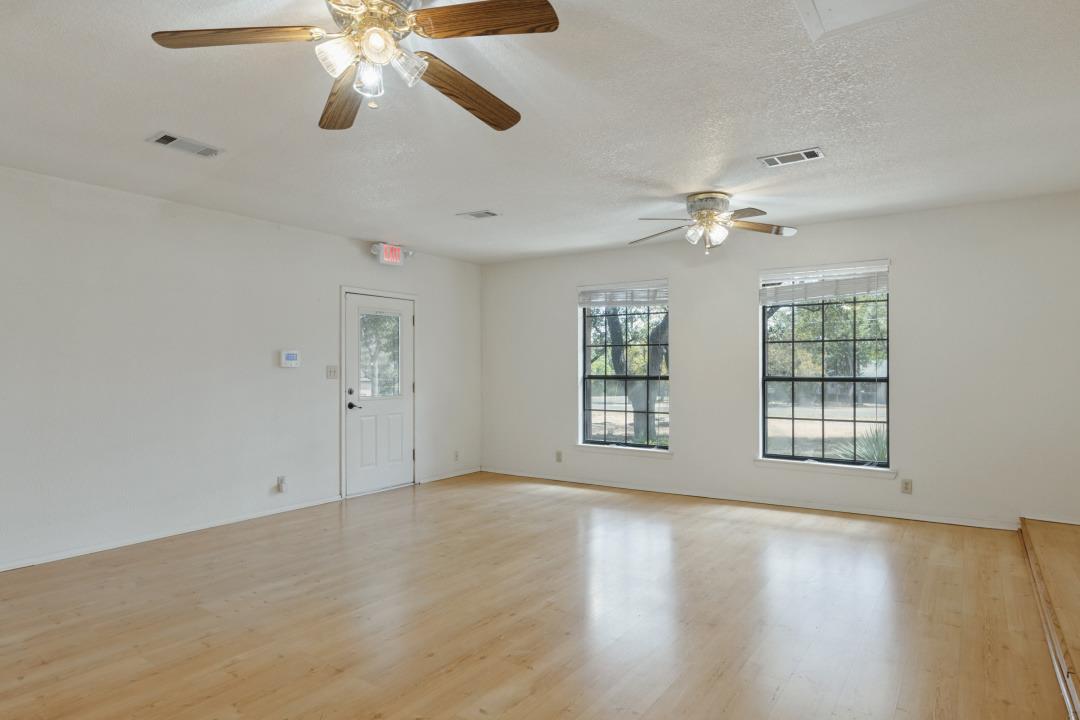 300 Sequoia SPUR, Georgetown, TX 78628 photo 4