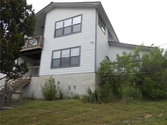 400 Eagles Nest DR, Wimberley, TX 78676 photo 3