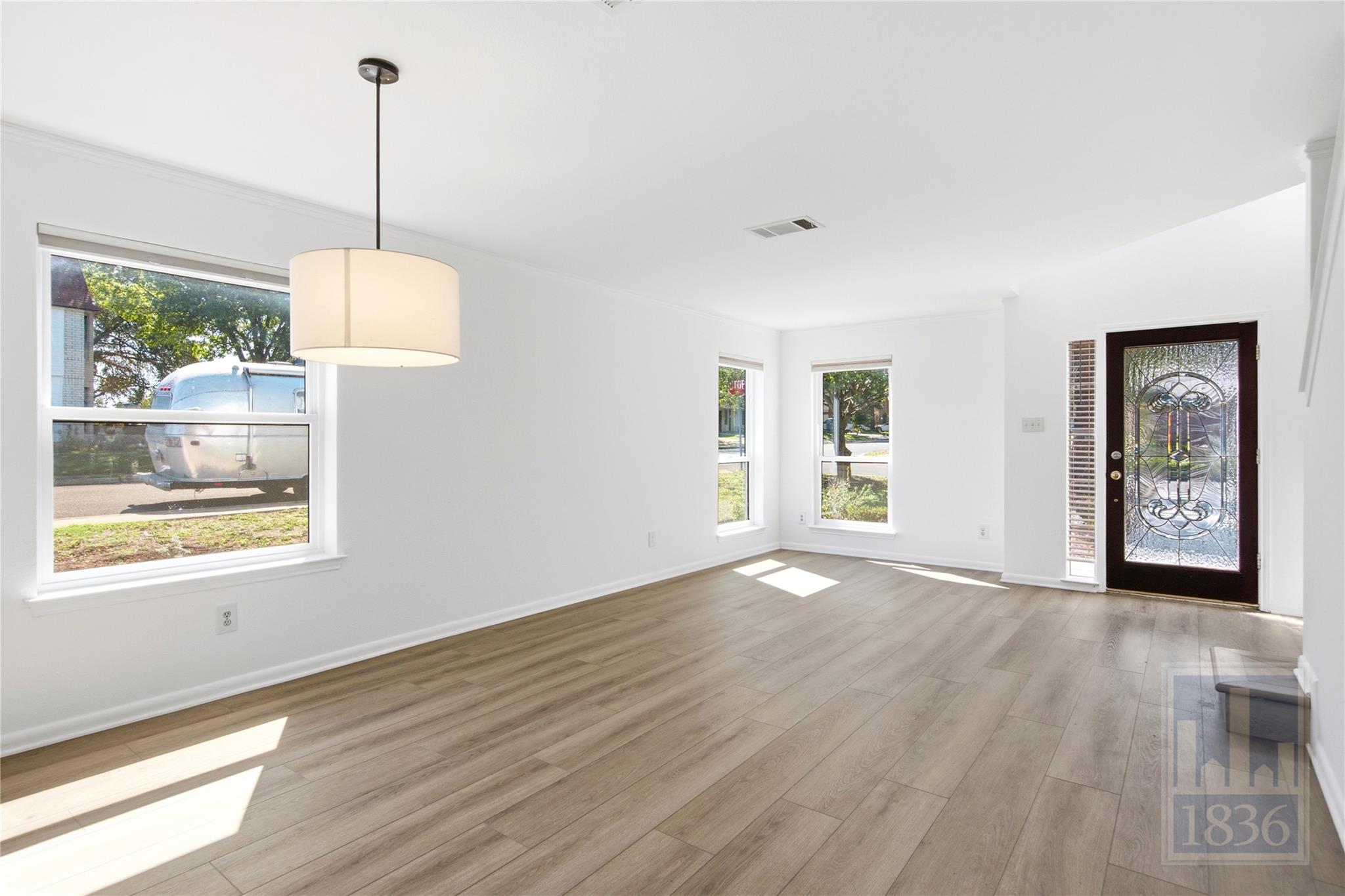 4200 Cortina DR, Austin, TX 78749 photo 4