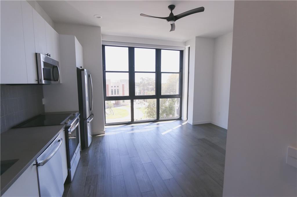 Tyndall/Robertson Hill Condos