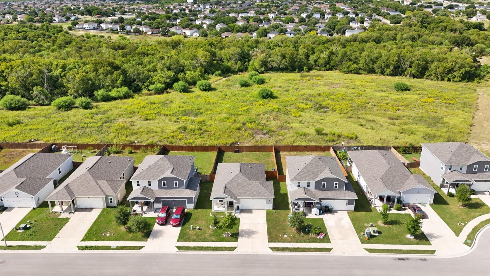 130 Satsuma LN, Kyle, TX 78640 photo 2