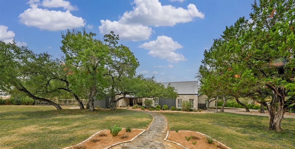 188 Broken Lance DR, Dripping Springs, TX 78620 photo 2
