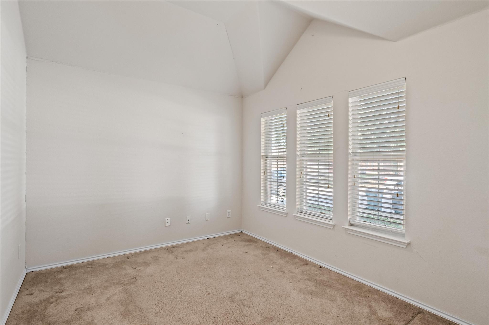 266 Willow City VLY, Buda, TX 78610 photo 2