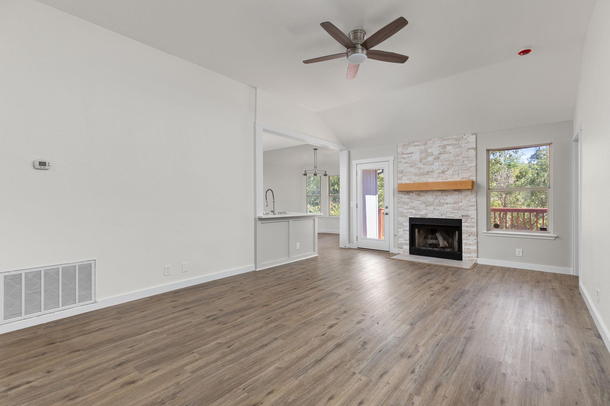 5708 Lark Creek DR, Austin, TX 78744 photo 3