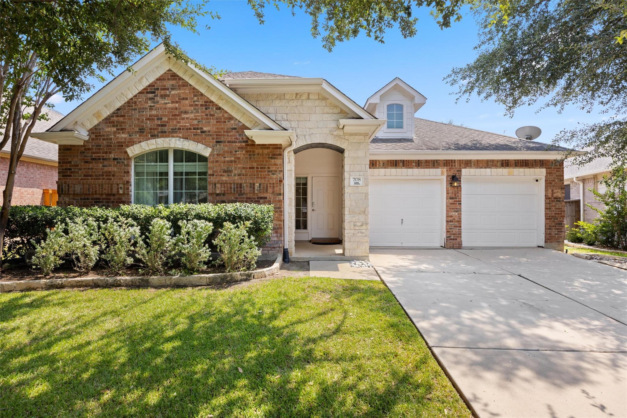 708 Bent Wood PL, Round Rock, TX 78665 photo 2