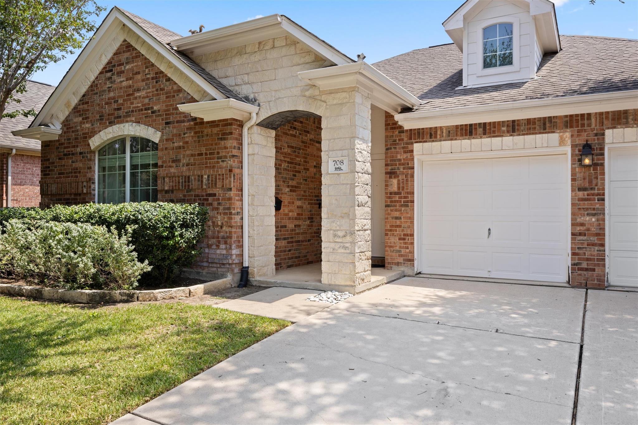 708 Bent Wood PL, Round Rock, TX 78665 photo 3