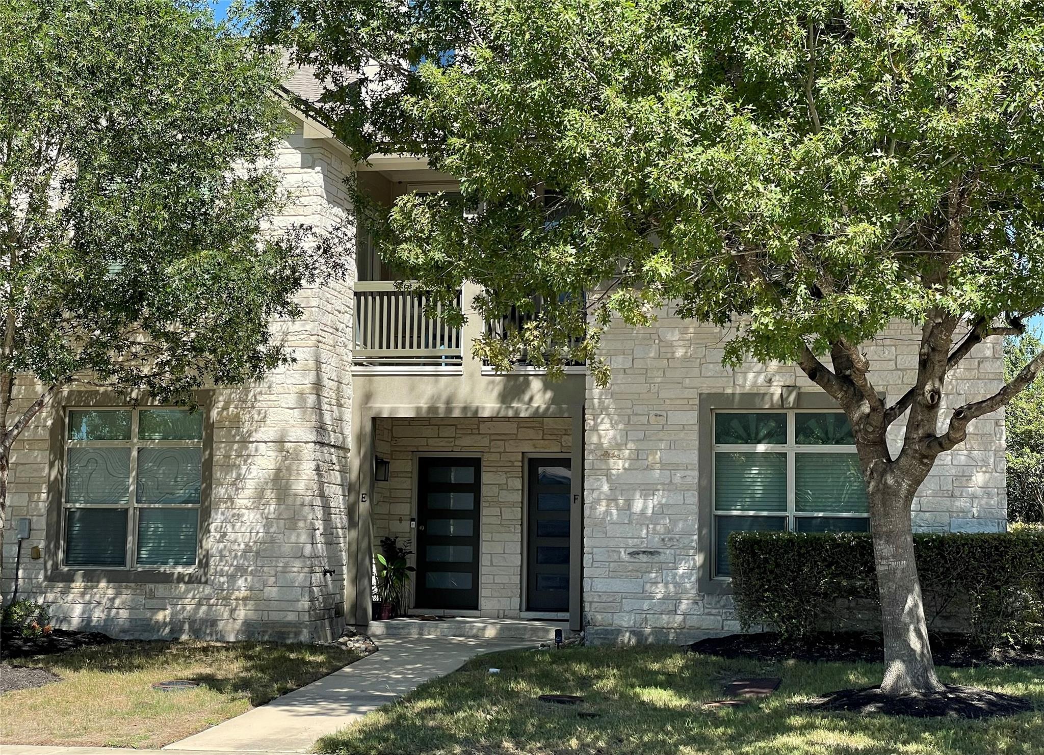 700 Applewood DR #E, Pflugerville, TX 78660 photo 2