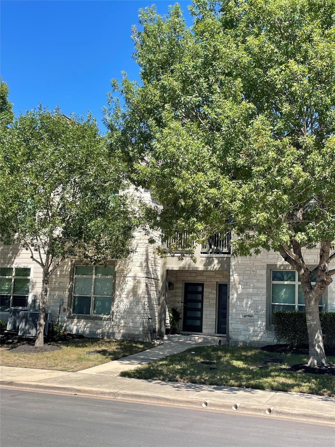 700 Applewood DR #E, Pflugerville, TX 78660 photo 3