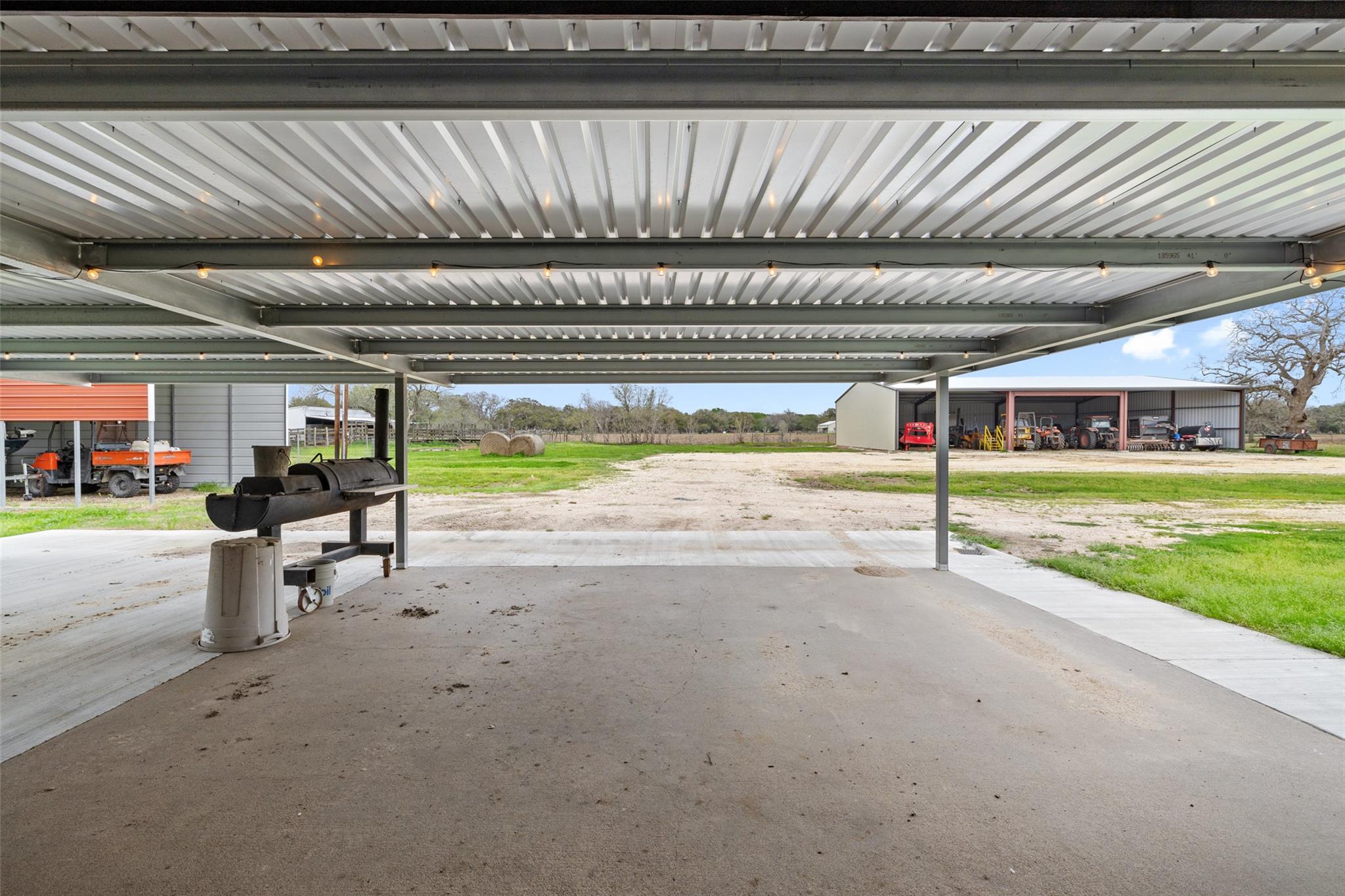 778 County Road 123, Edna, TX 77957 photo 3