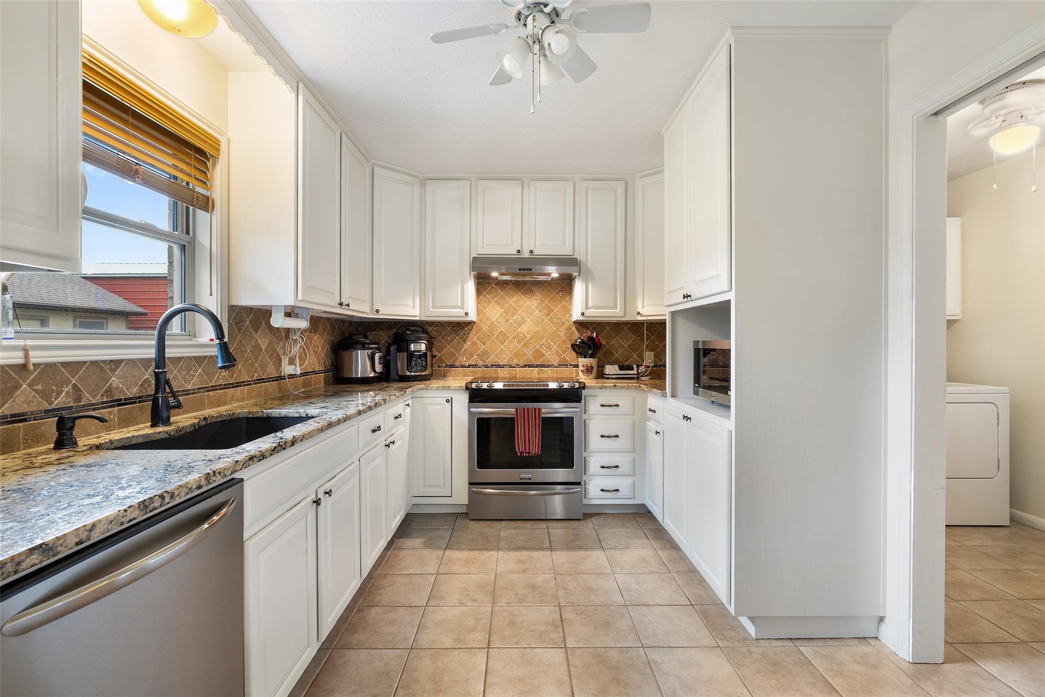 778 County Road 123, Edna, TX 77957 photo 4