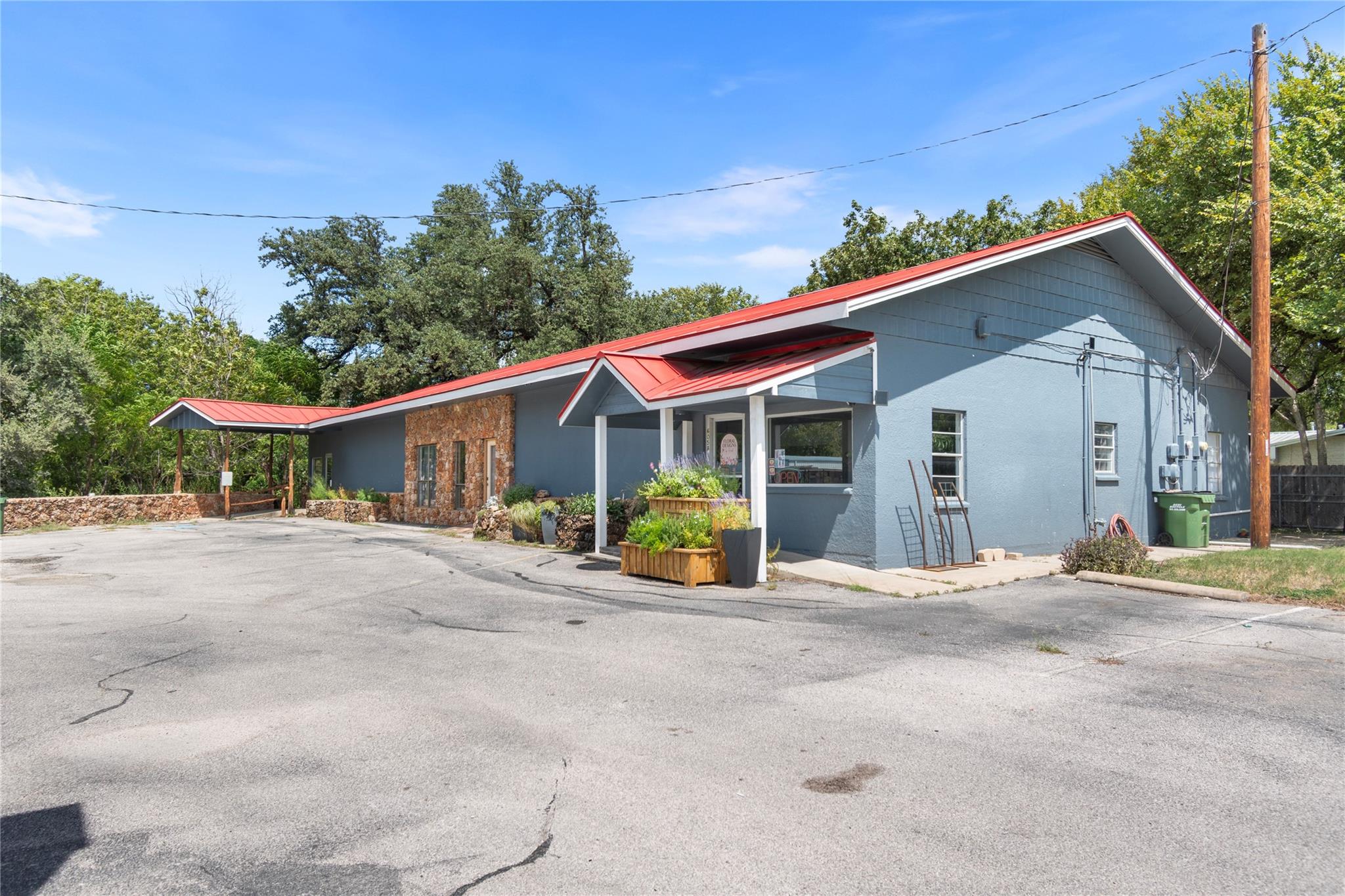 605 Water ST, Burnet, TX 78611 photo 4