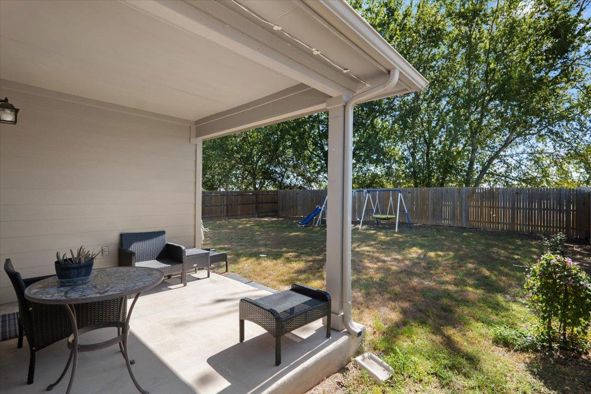 114 Sickle LOOP, Kyle, TX 78640 photo 2
