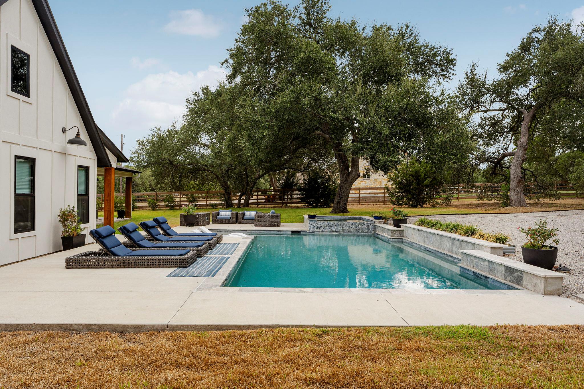 32831 RR 12, Dripping Springs, TX 78620 photo 2