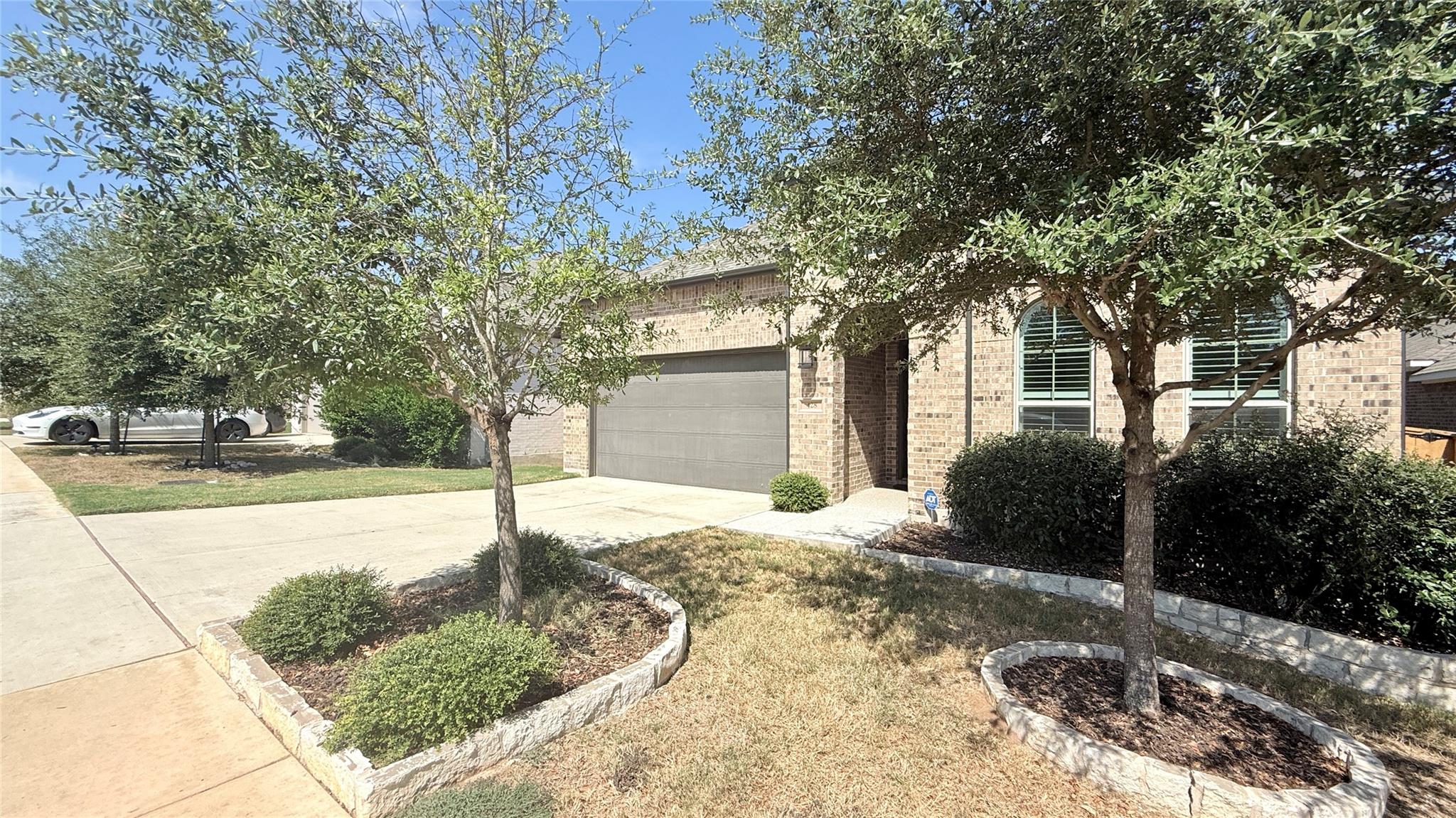 428 Trailing Lantana LN, San Marcos, TX 78666 photo 2