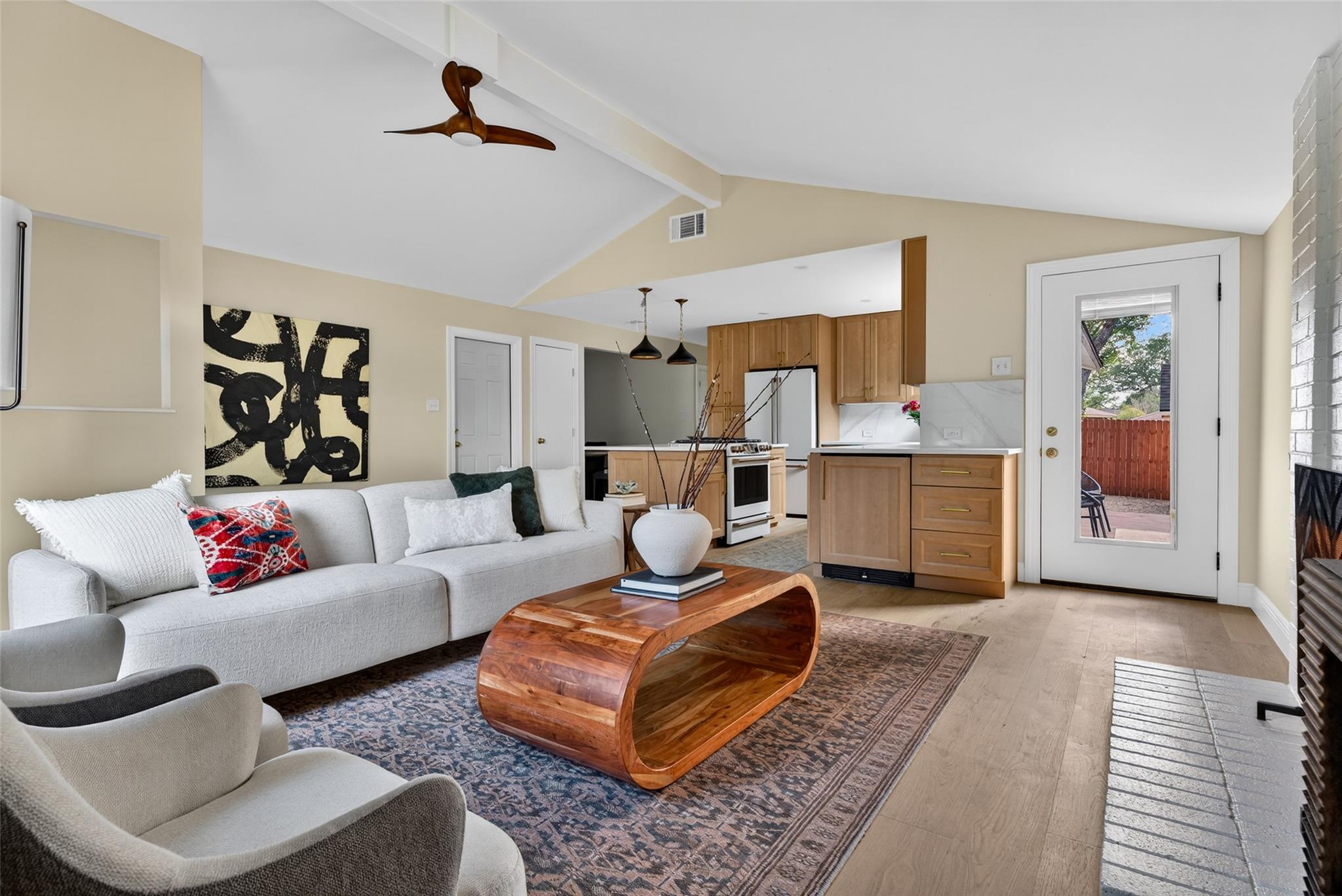 6806 Rearden RD, Austin, TX 78745 photo 2