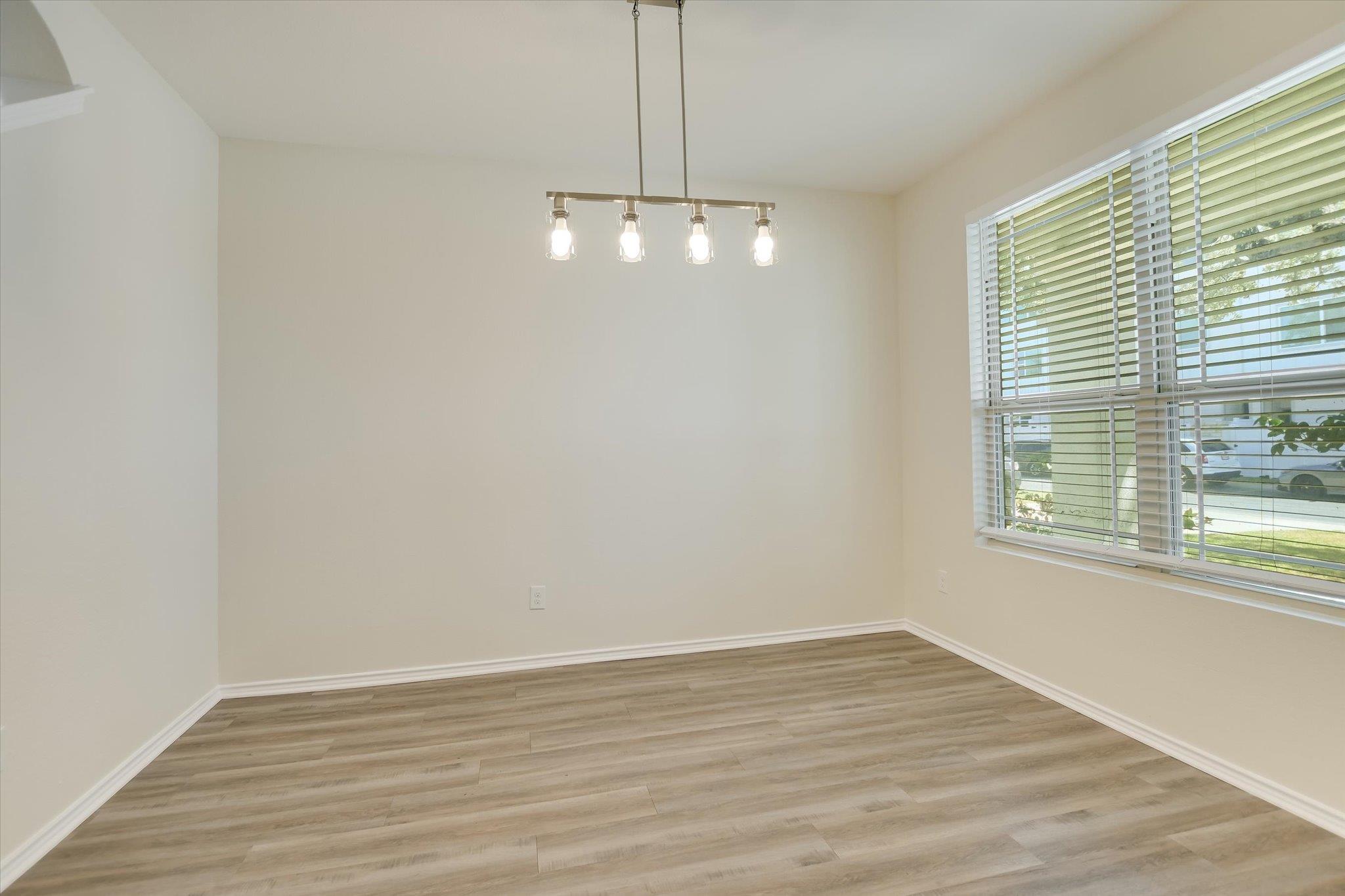 210 Anacua LOOP, Austin, TX 78652 photo 4