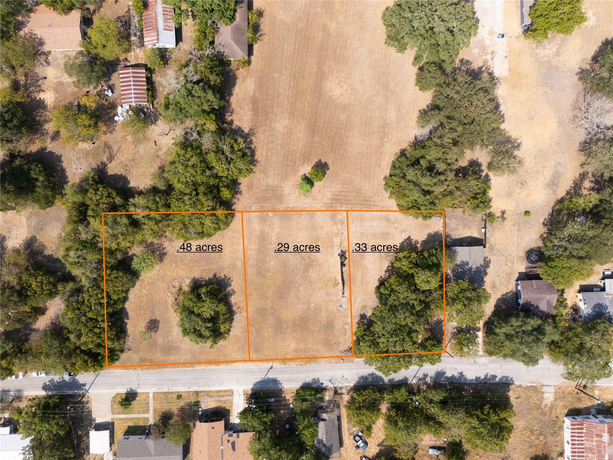 1313 Hondo ST, Lockhart, TX 78644 photo 2