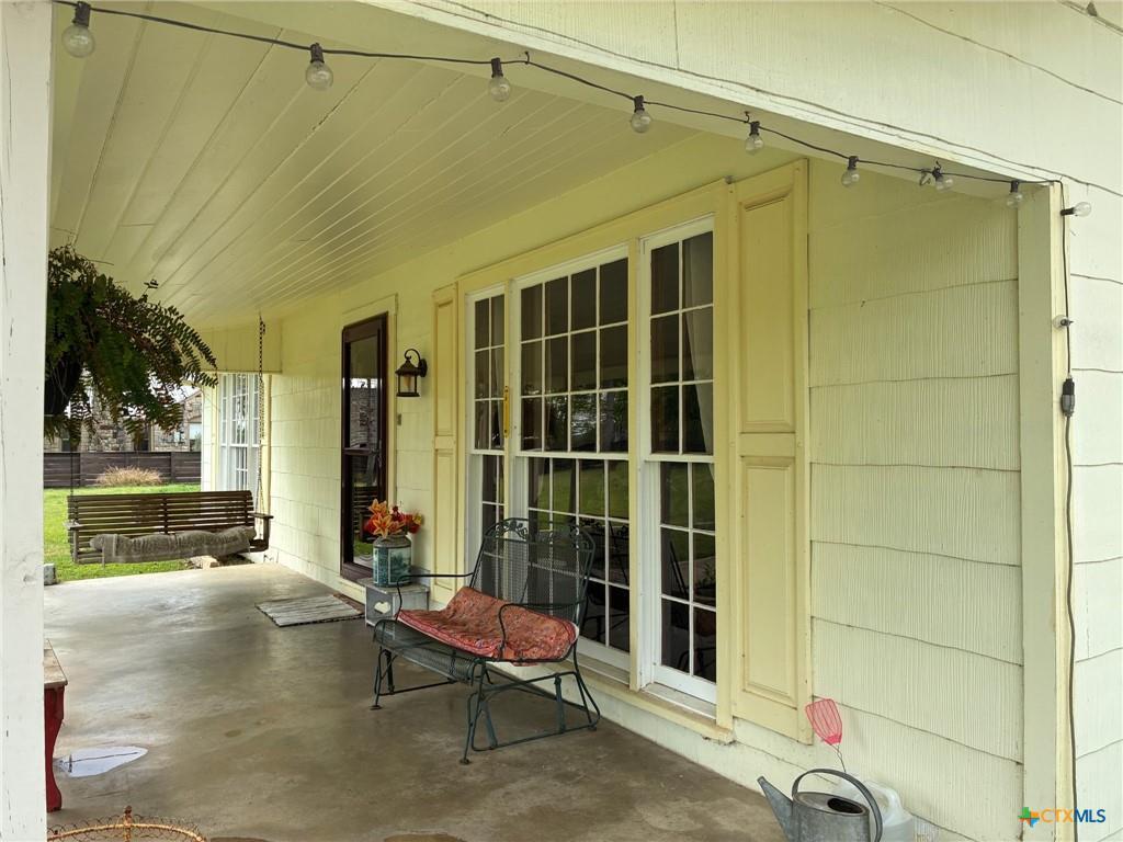 408 Porter ST, Lampasas, TX 76550 photo 4