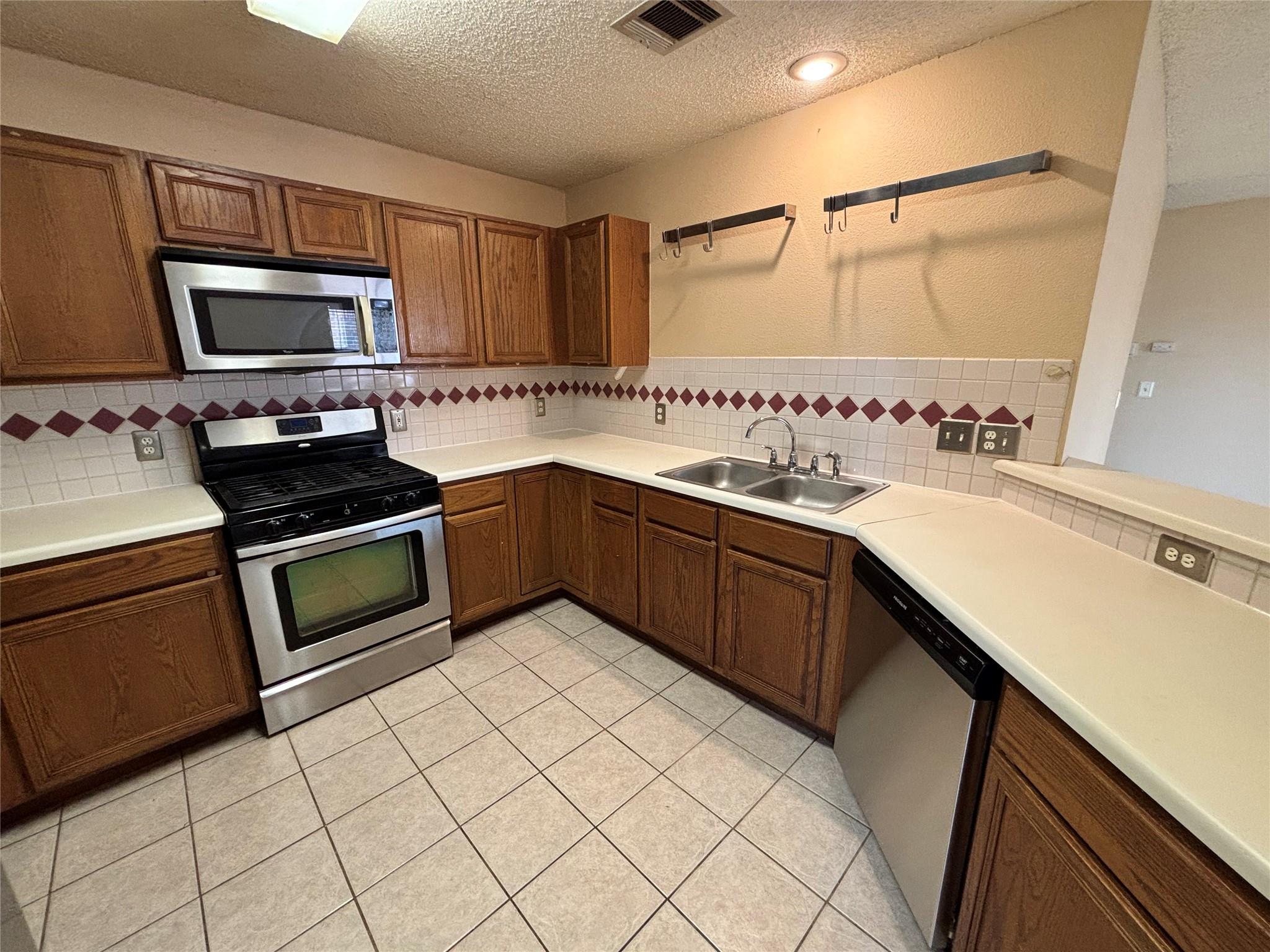 1900 Summer Rain DR, Cedar Park, TX 78613 photo 4