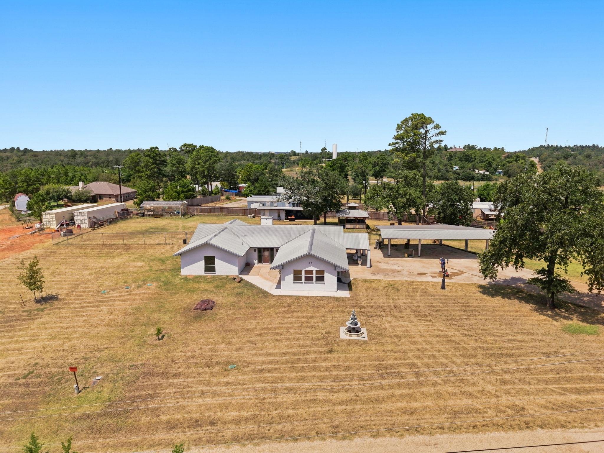 114 Pinedale DR, Bastrop, TX 78602 photo 3