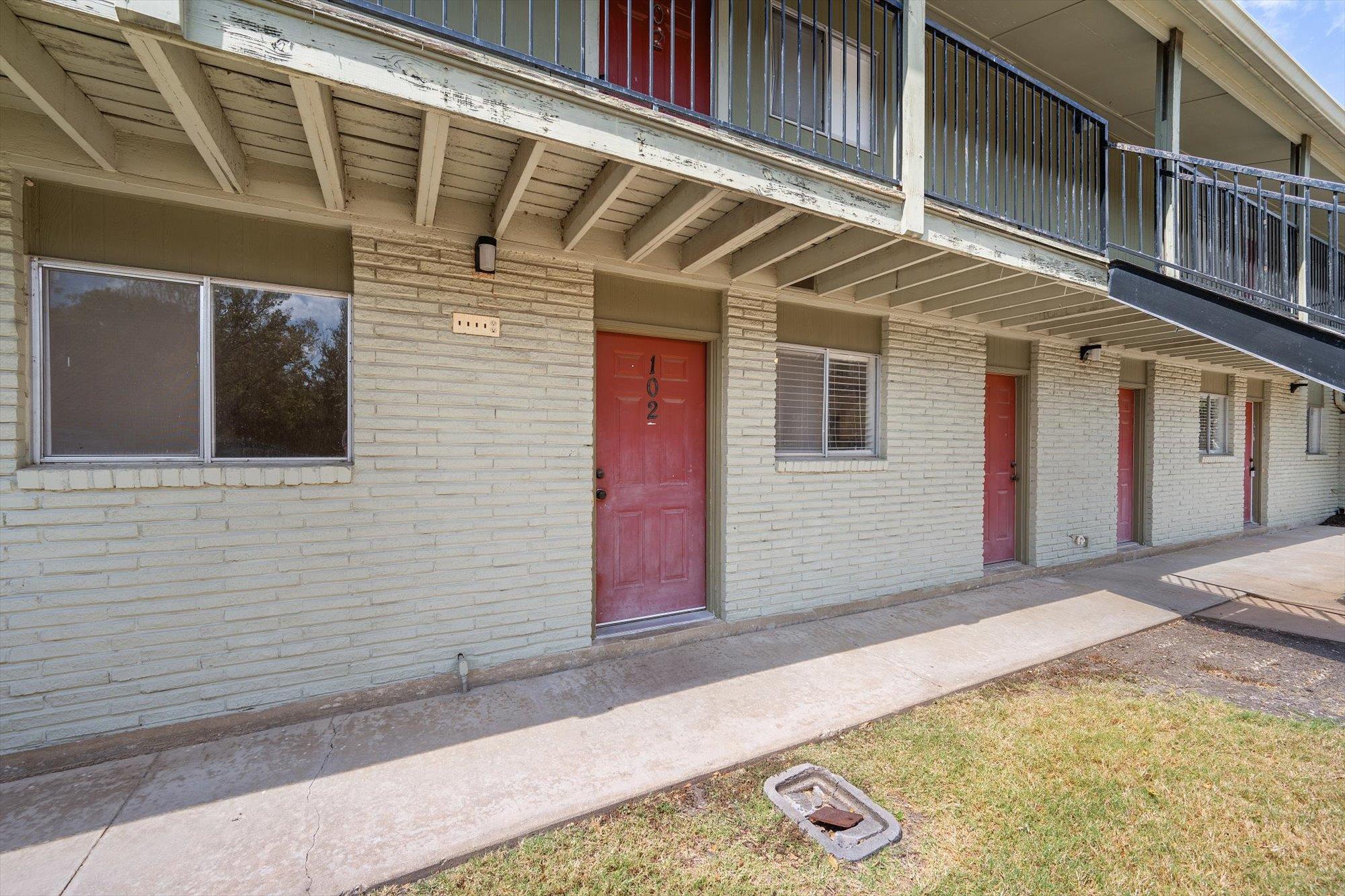 806 13th ST #102, Georgetown, TX 78626 photo 5