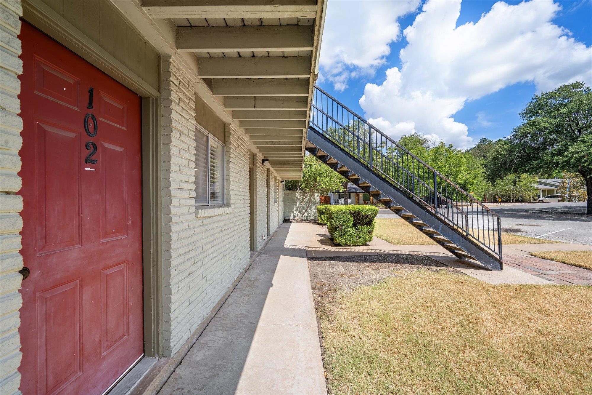806 13th ST #102, Georgetown, TX 78626 photo 4