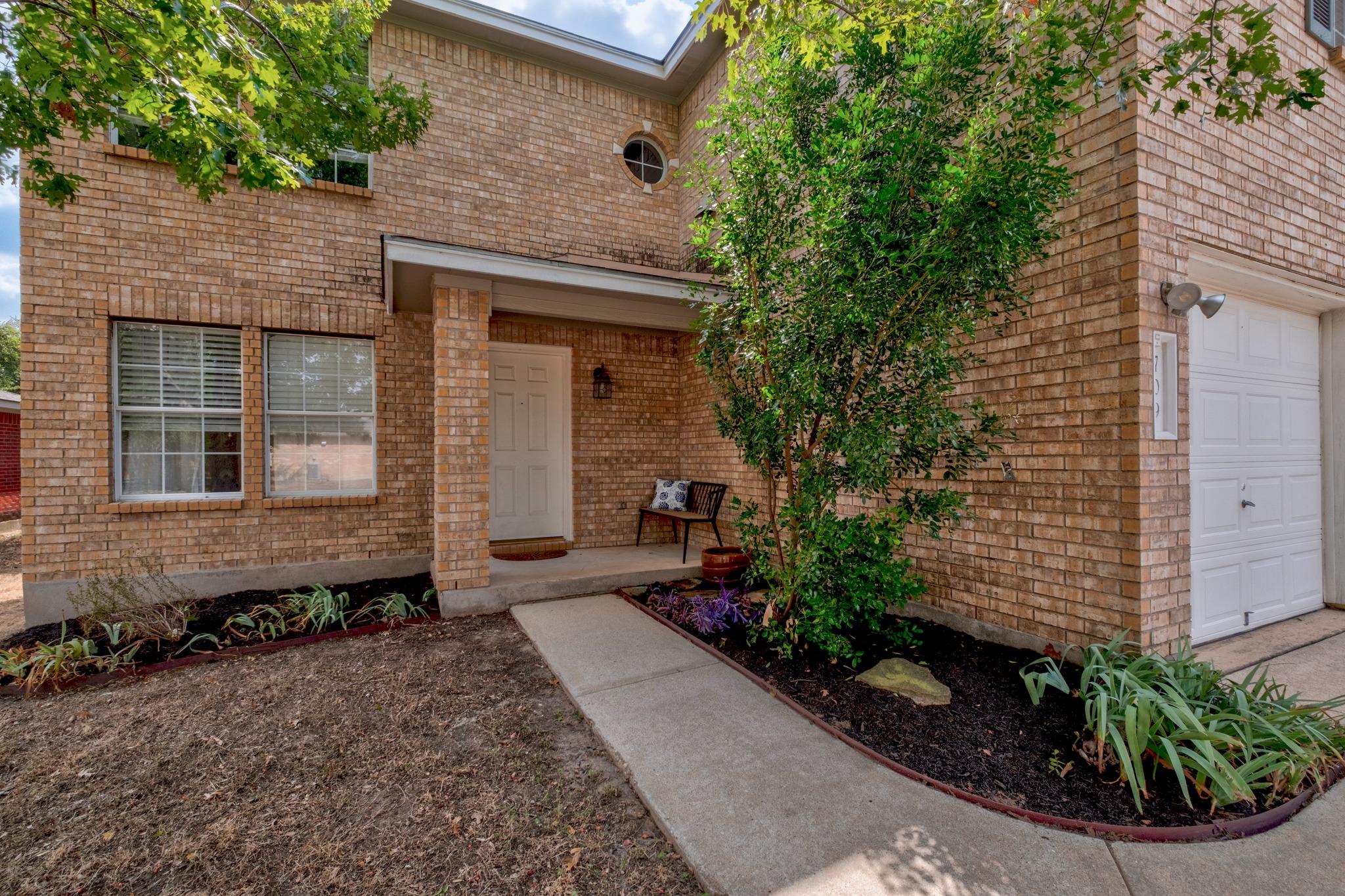 709 Black Isle DR, Pflugerville, TX 78660 photo 3