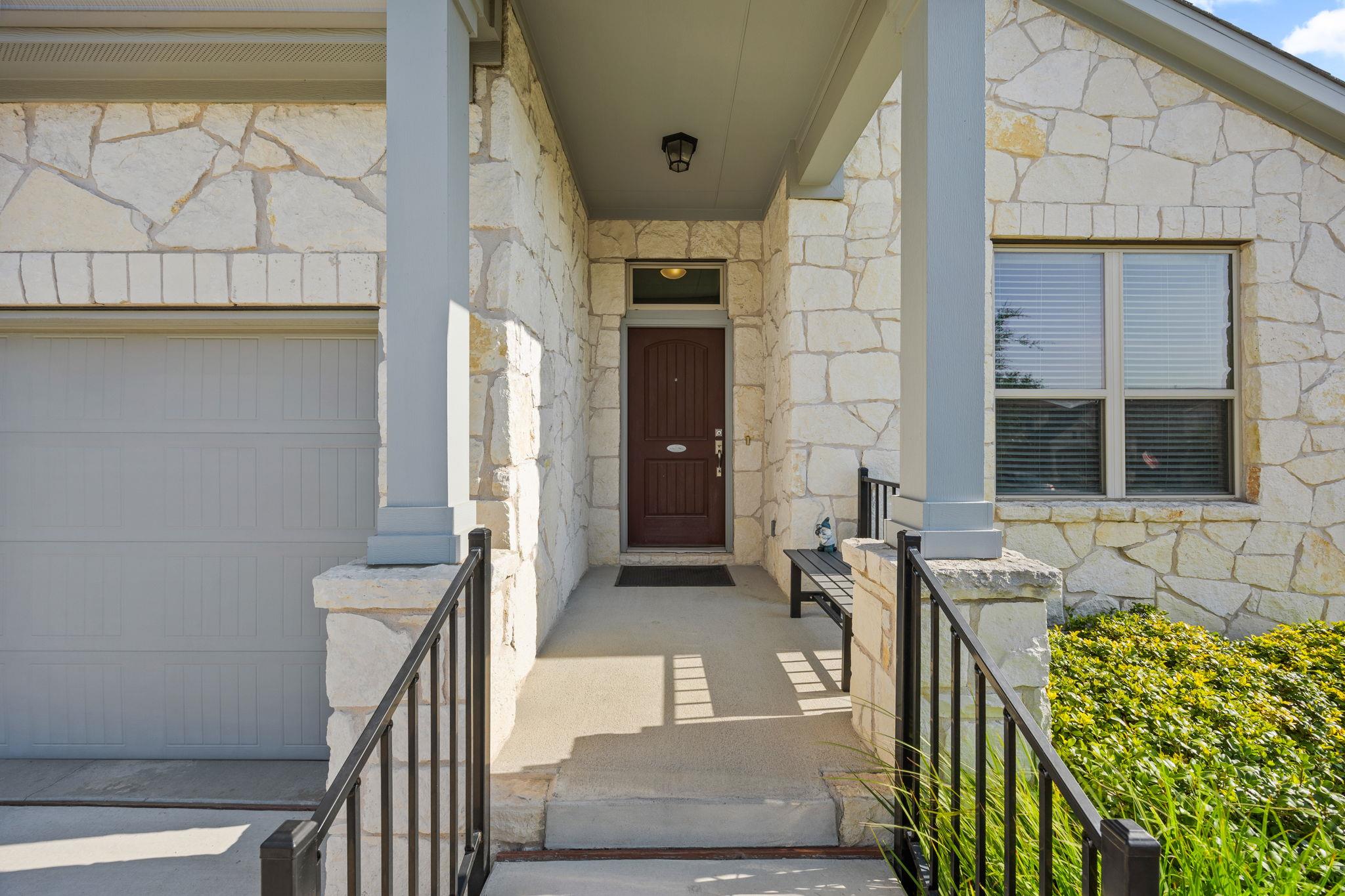 531 Tanda LN, Hutto, TX 78634 photo 3