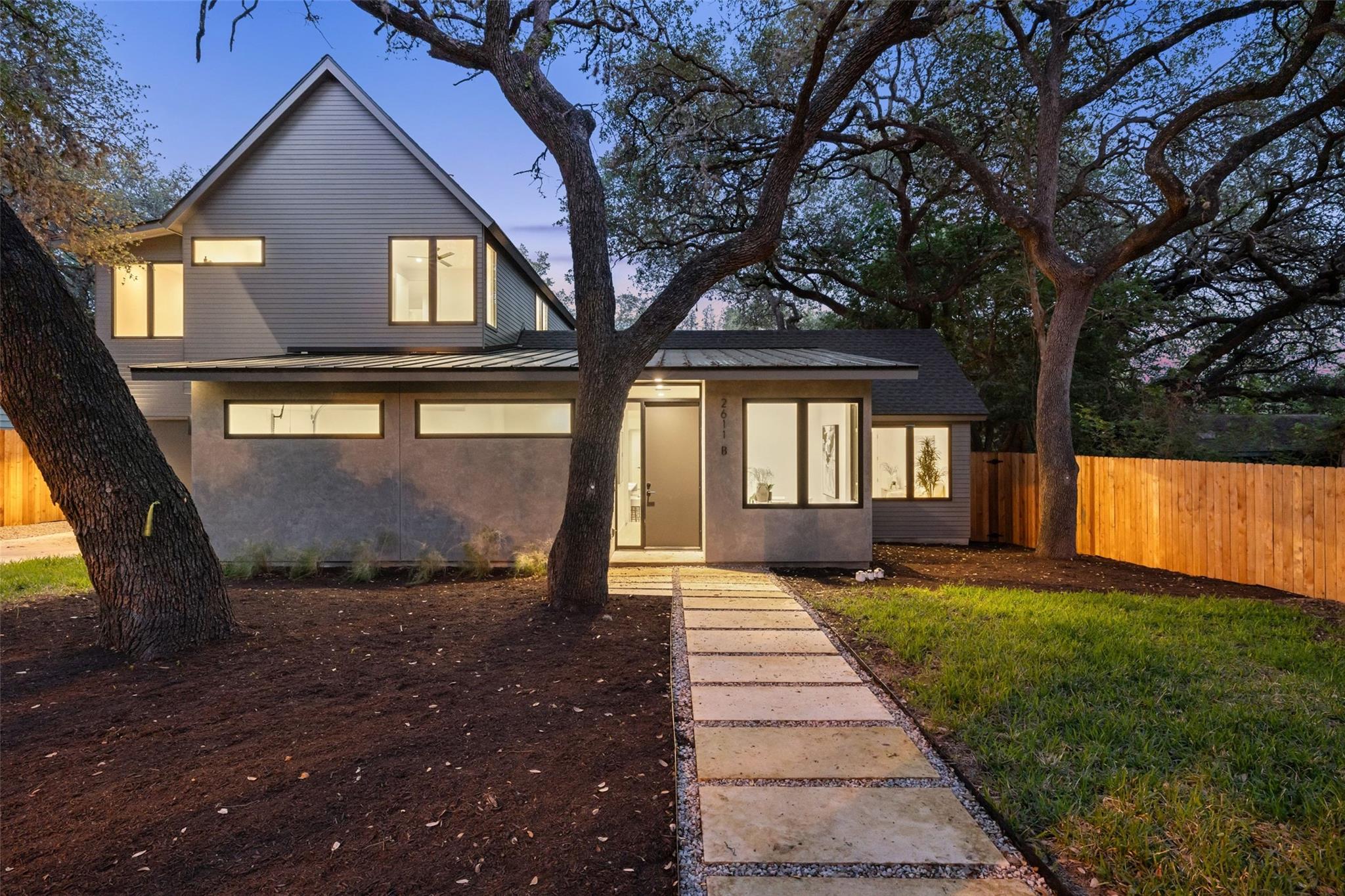 2611 Oak Crest Ave #B, Austin, TX 78704 photo 2