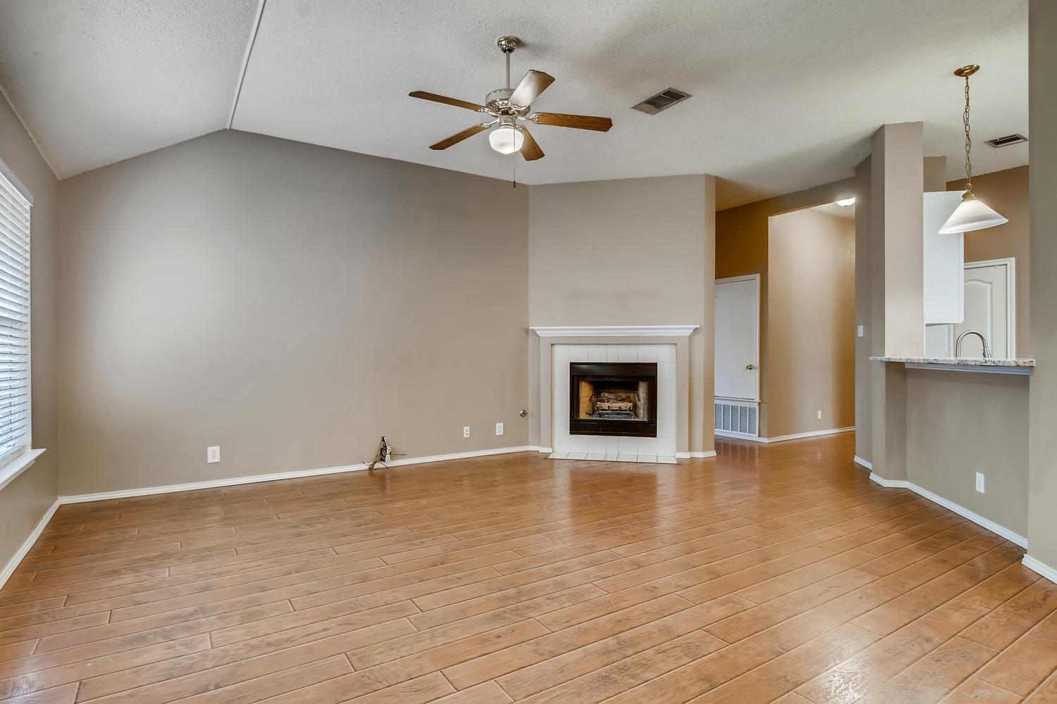 3742 Newland DR, Round Rock, TX 78681 photo 2