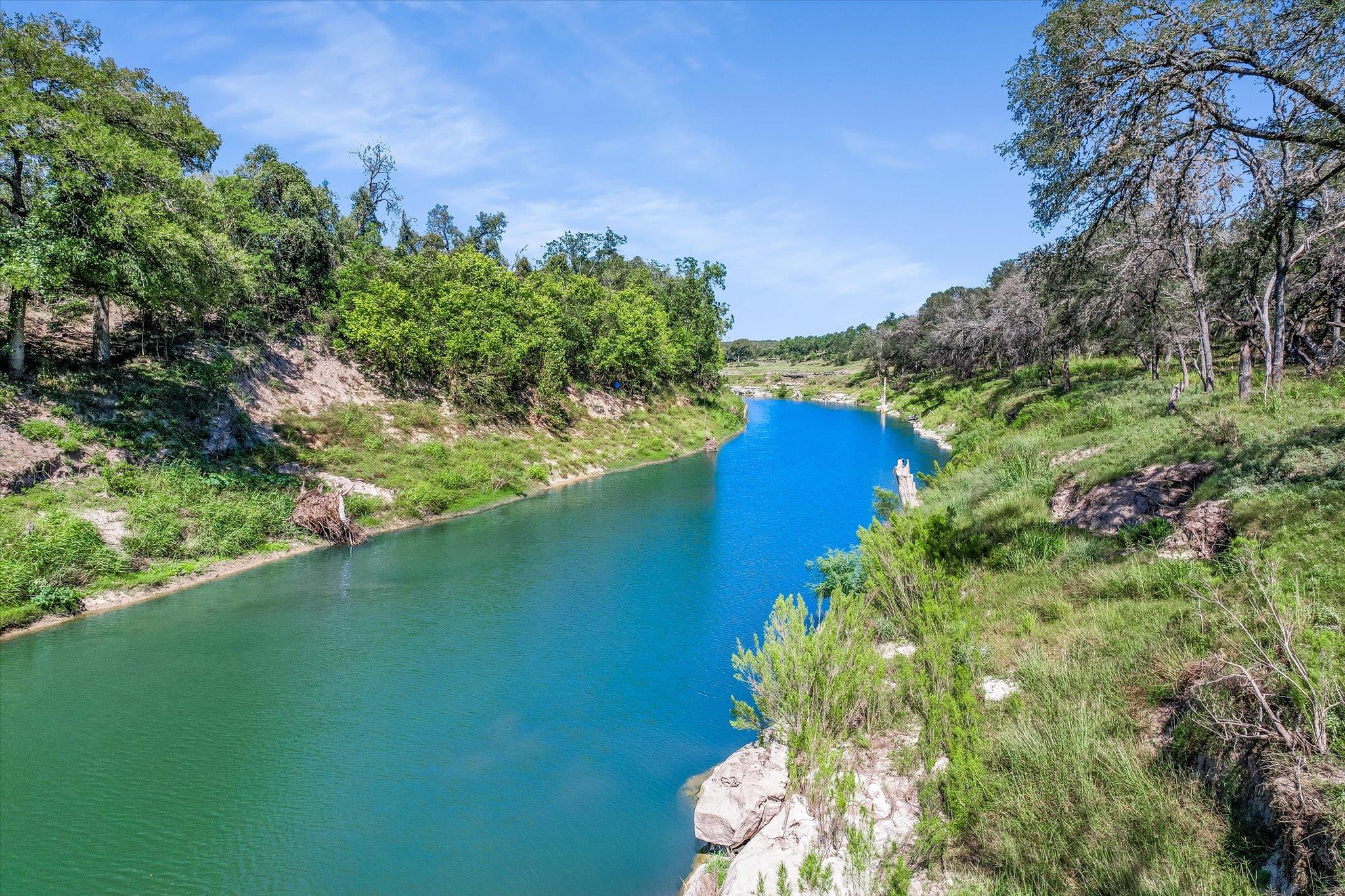 2038 Paradise PKWY, Canyon Lake, TX 78133 photo 2