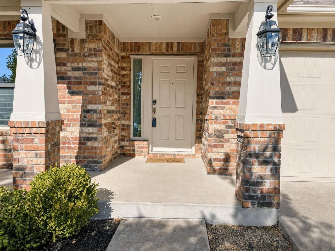 113 Plantain DR, Hutto, TX 78634 photo 2