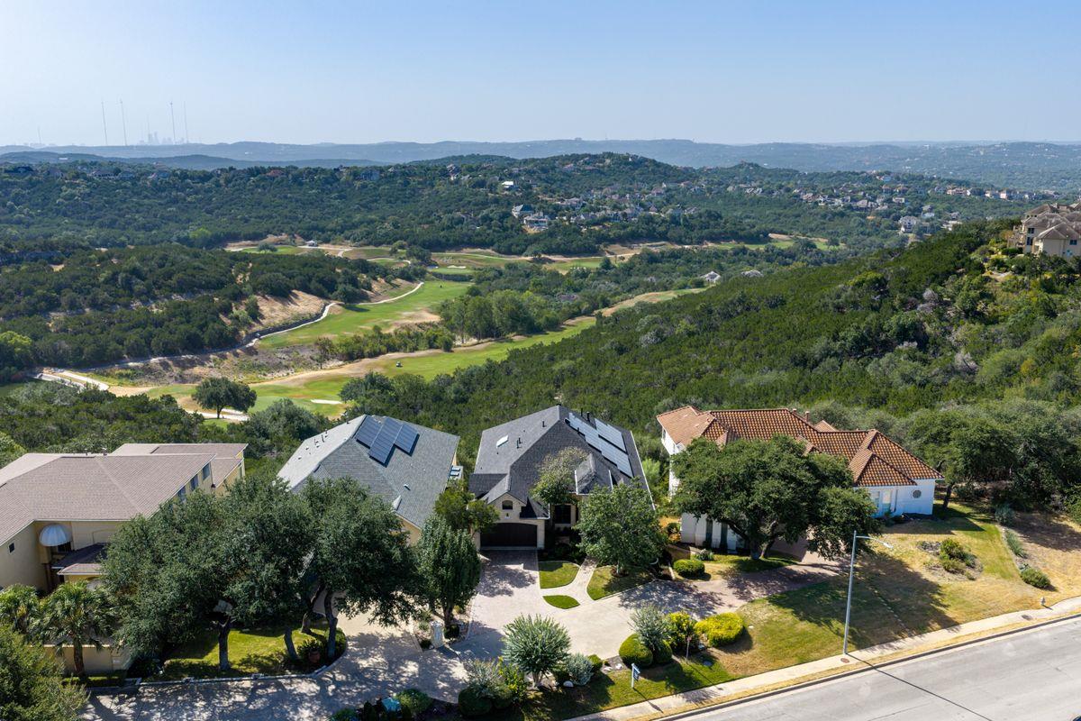 Villas At River Place