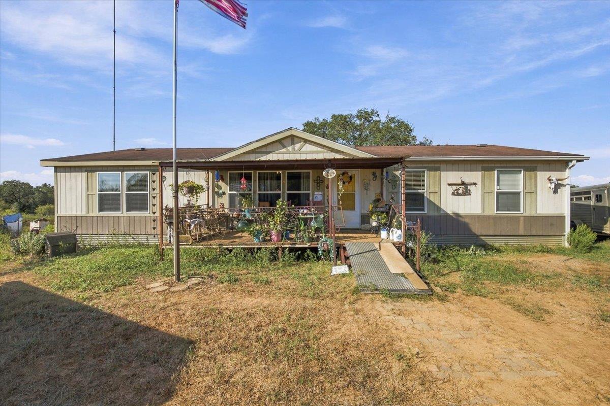 4321 County Road 444, Waelder, TX 78959 photo 2