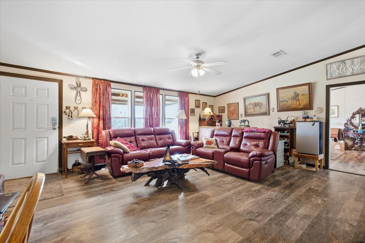 4321 County Road 444, Waelder, TX 78959 photo 3
