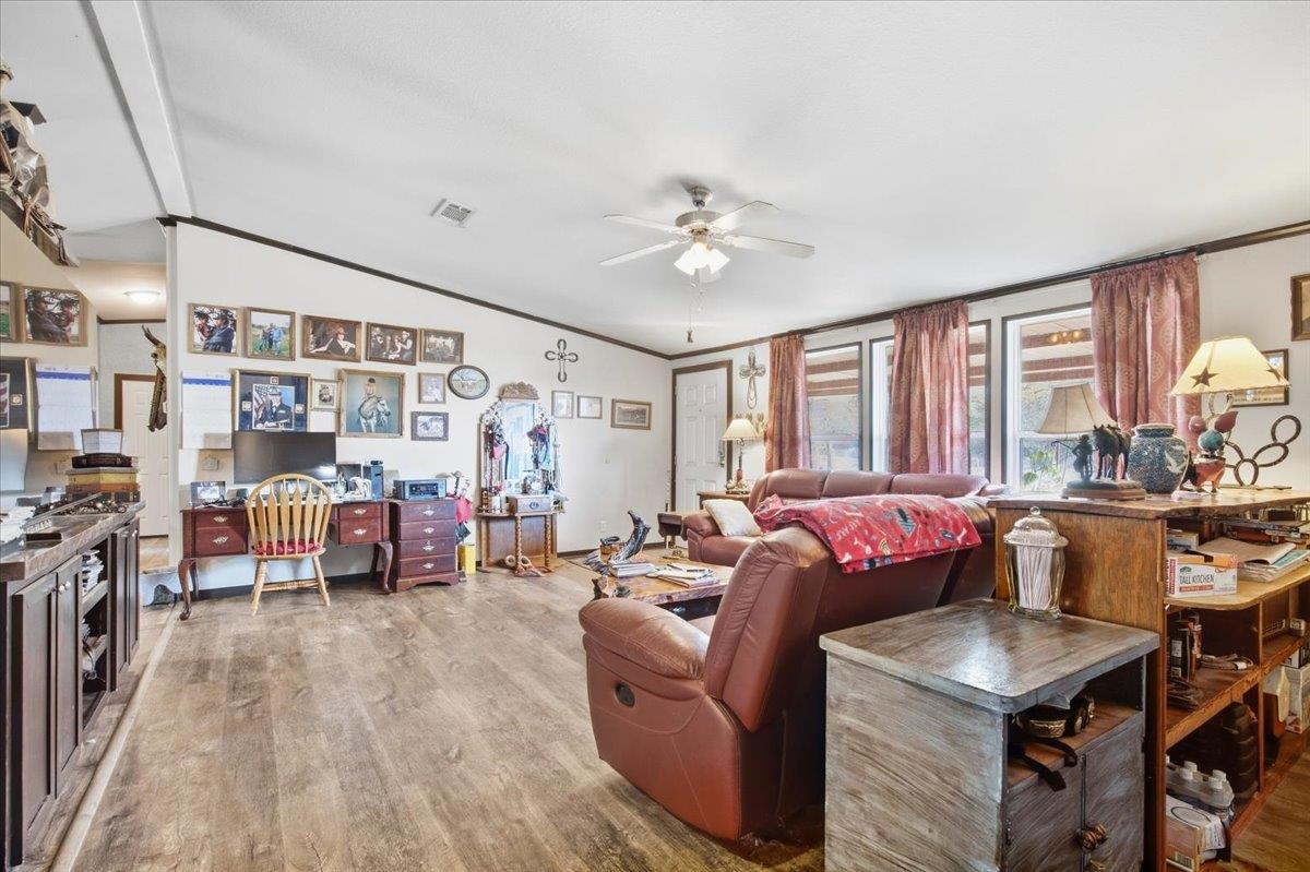 4321 County Road 444, Waelder, TX 78959 photo 4