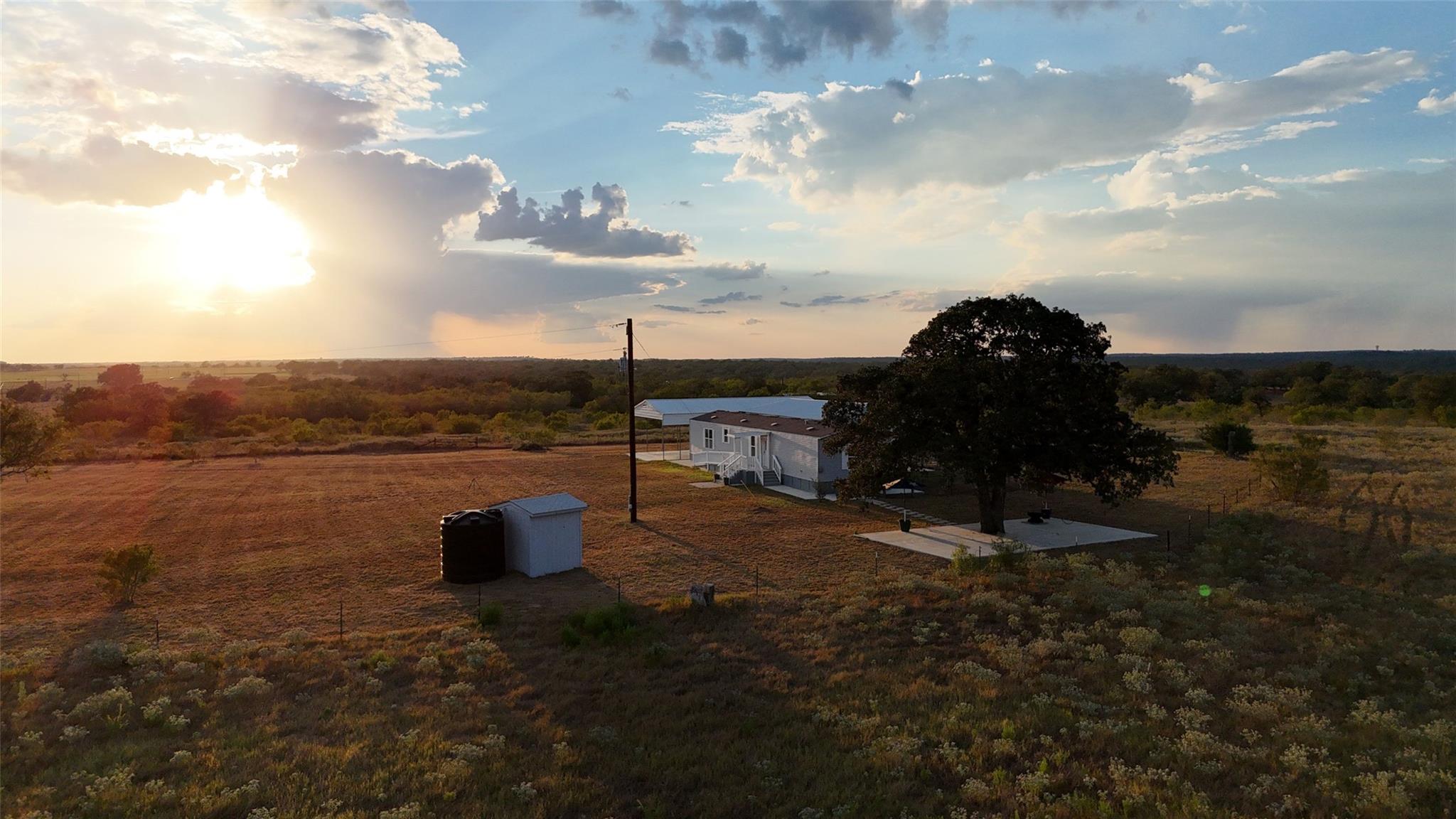 859 Lakey RD, Nixon, TX 78140 photo 5