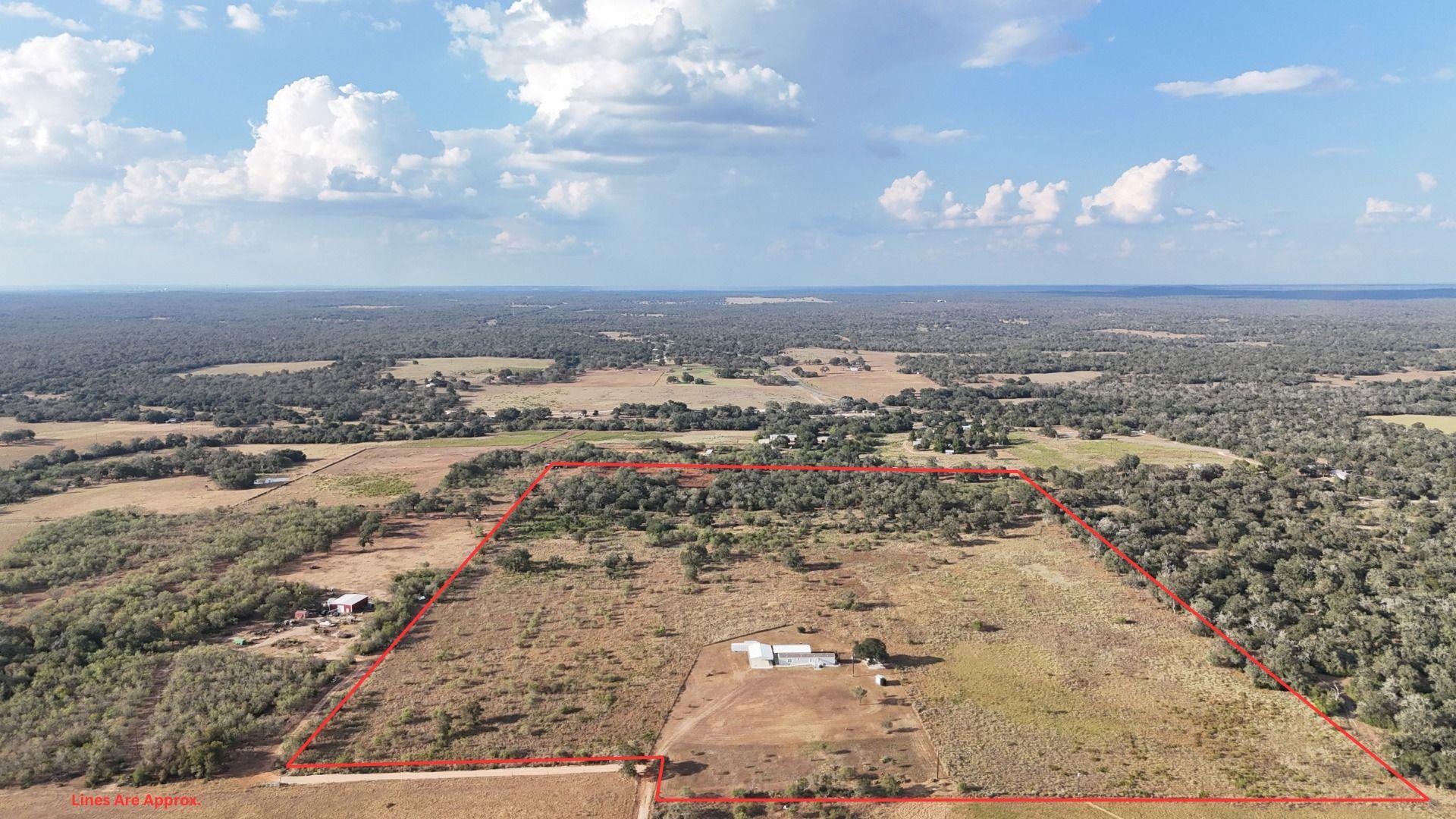 859 Lakey RD, Nixon, TX 78140 photo 4