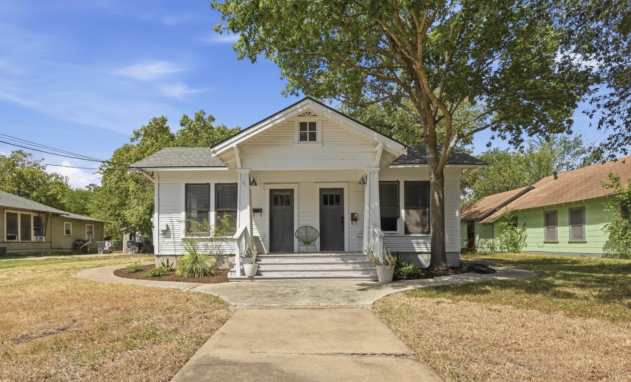 919 Prairie Lea ST, Lockhart, TX 78644 photo 2