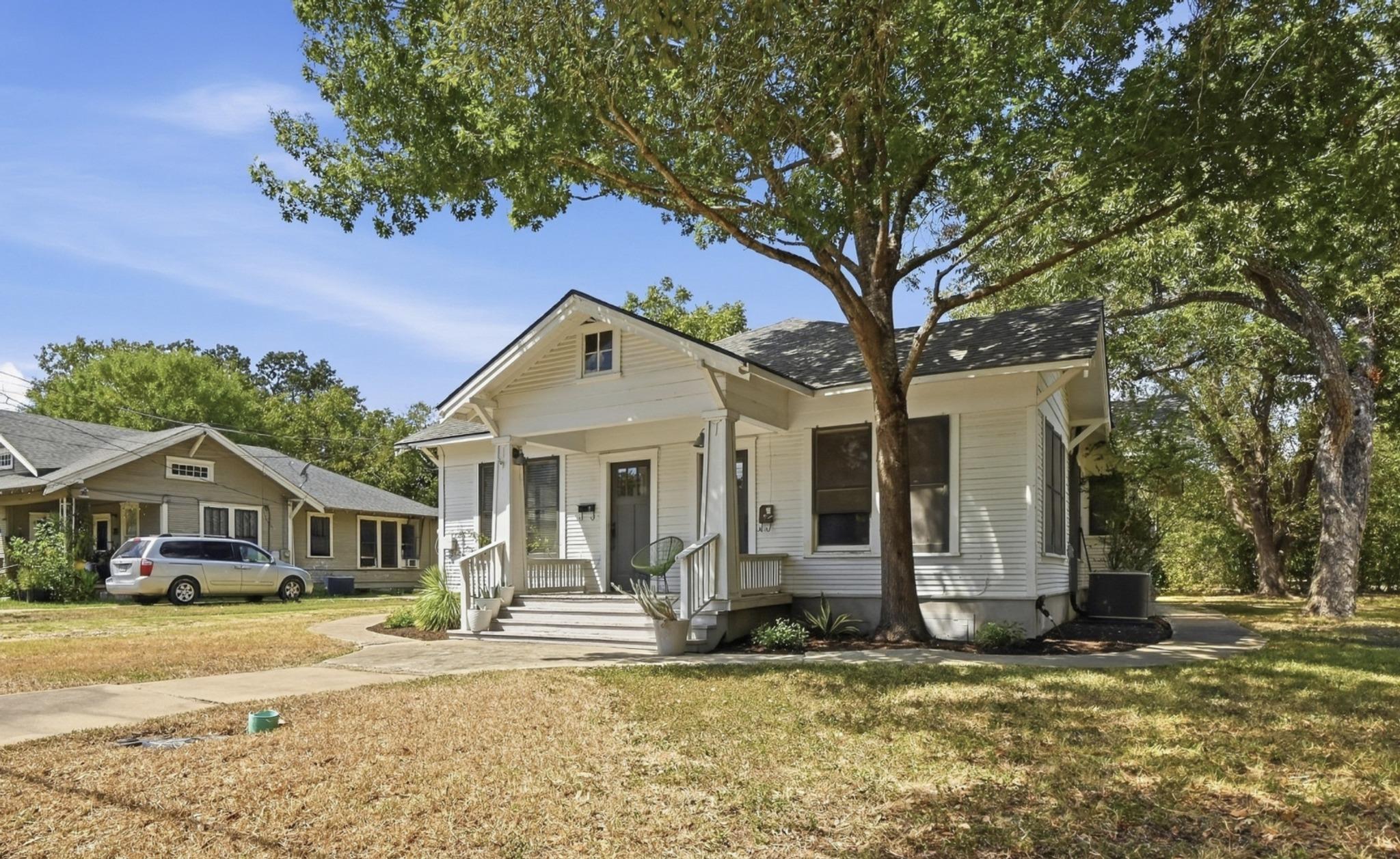 919 Prairie Lea ST, Lockhart, TX 78644 photo 4