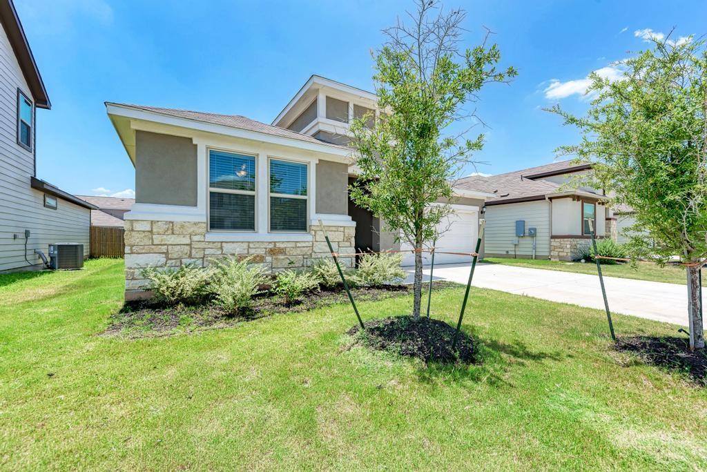 209 Magna LN, Liberty Hill, TX 78642 photo 2