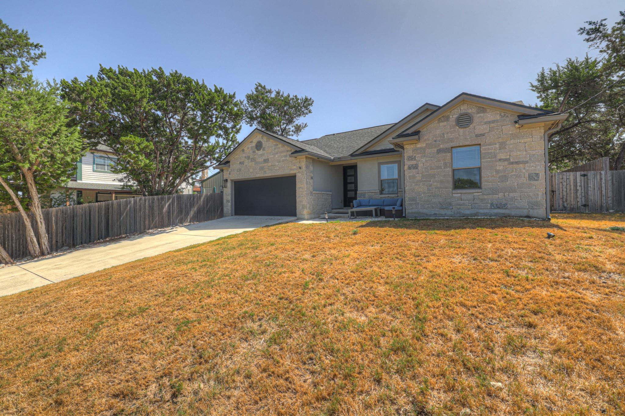 570 Forest CRST, Canyon Lake, TX 78133 photo 2