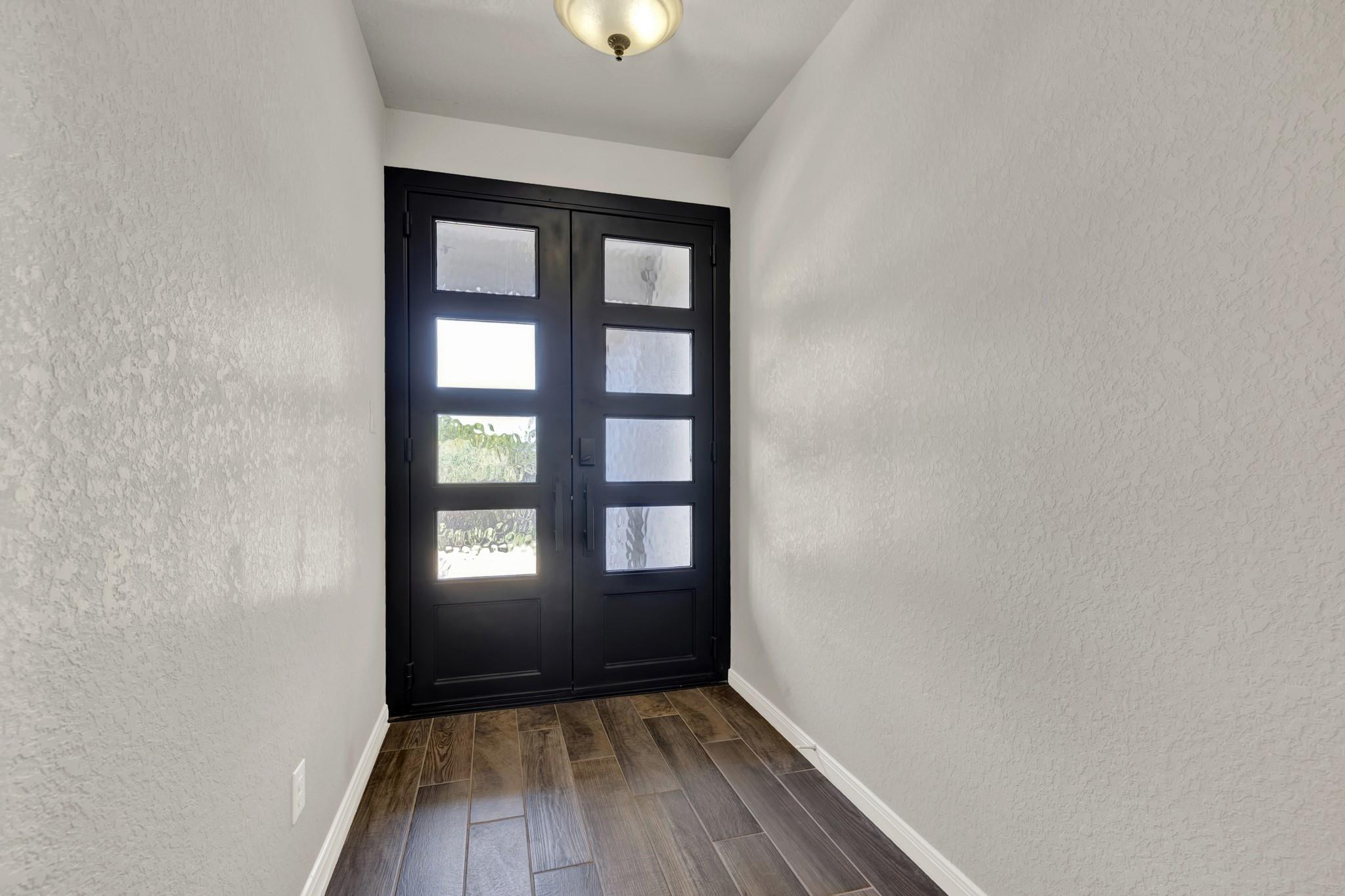 570 Forest CRST, Canyon Lake, TX 78133 photo 3