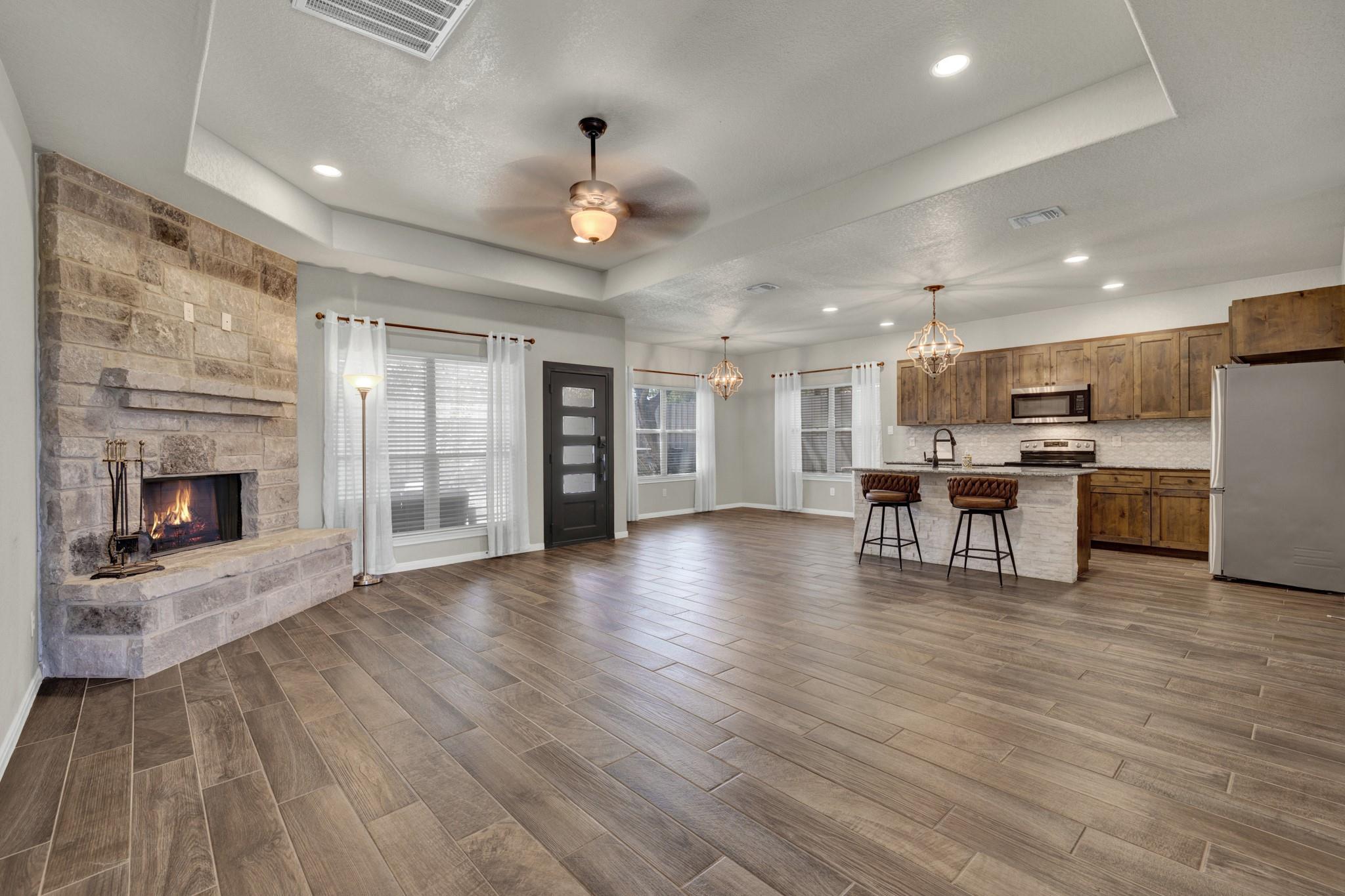 570 Forest CRST, Canyon Lake, TX 78133 photo 4