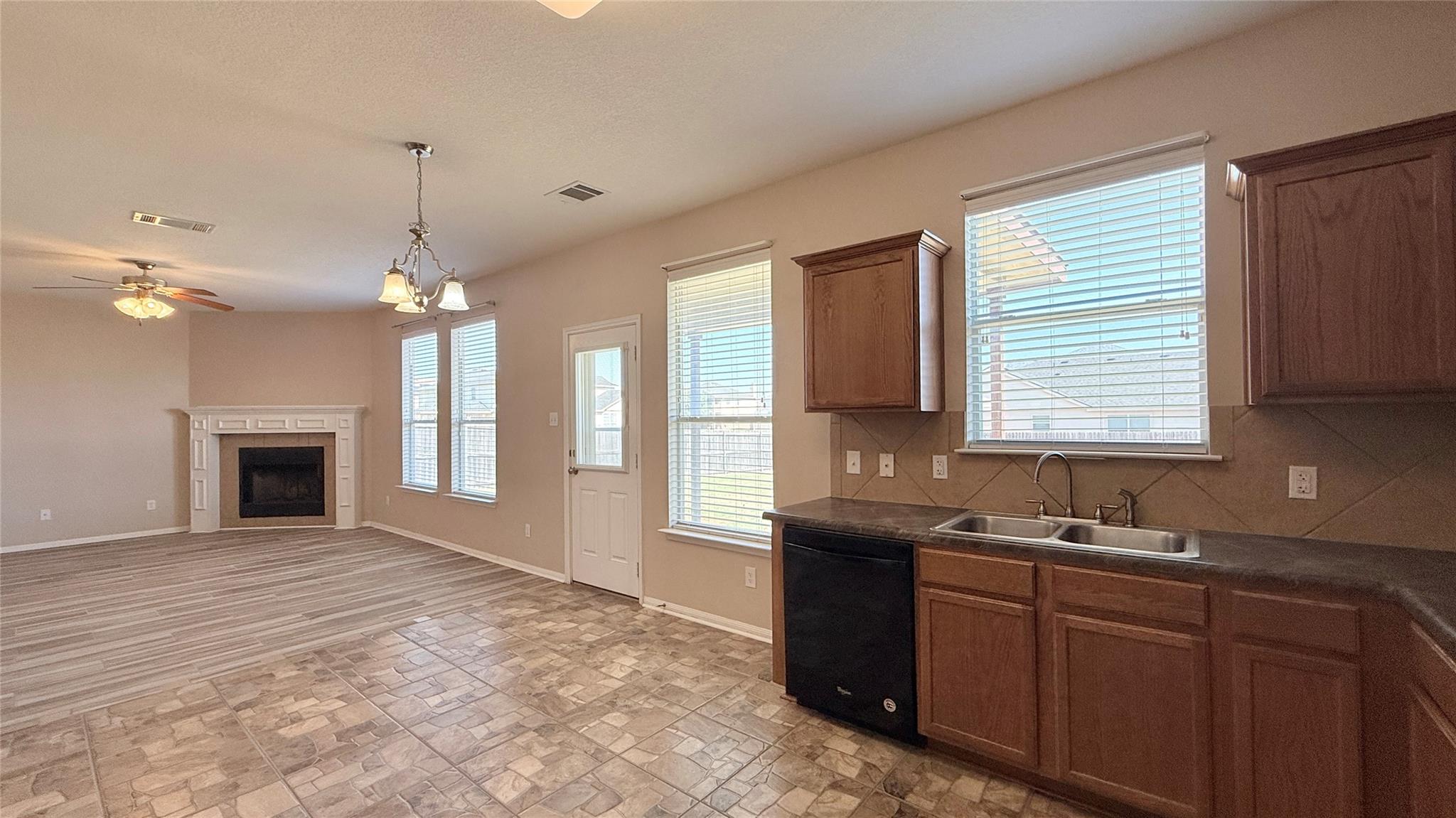 511 Taurus DR, Killeen, TX 76542 photo 4