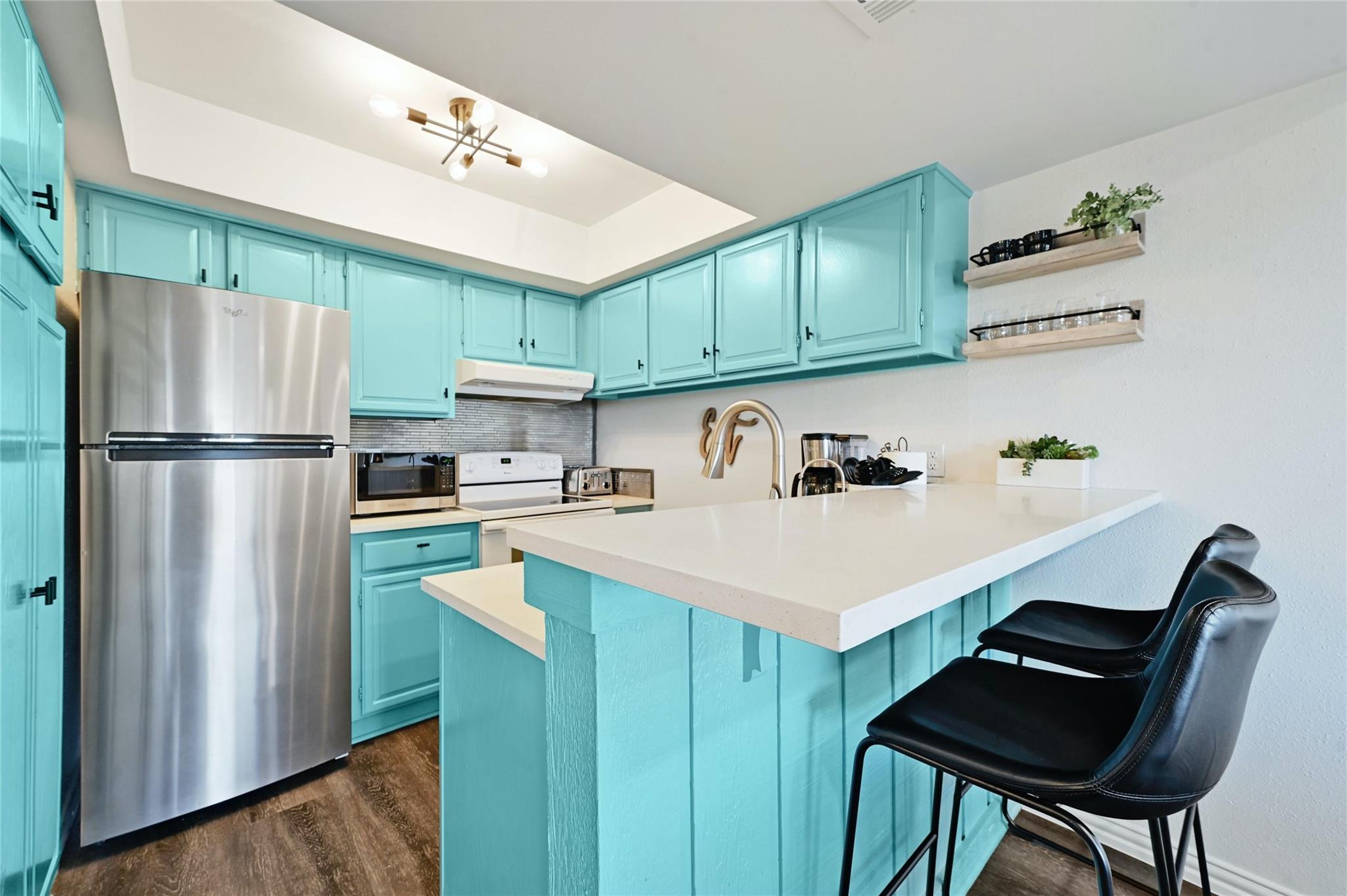115 Comanche PT, Point Venture, TX 78645 photo 4