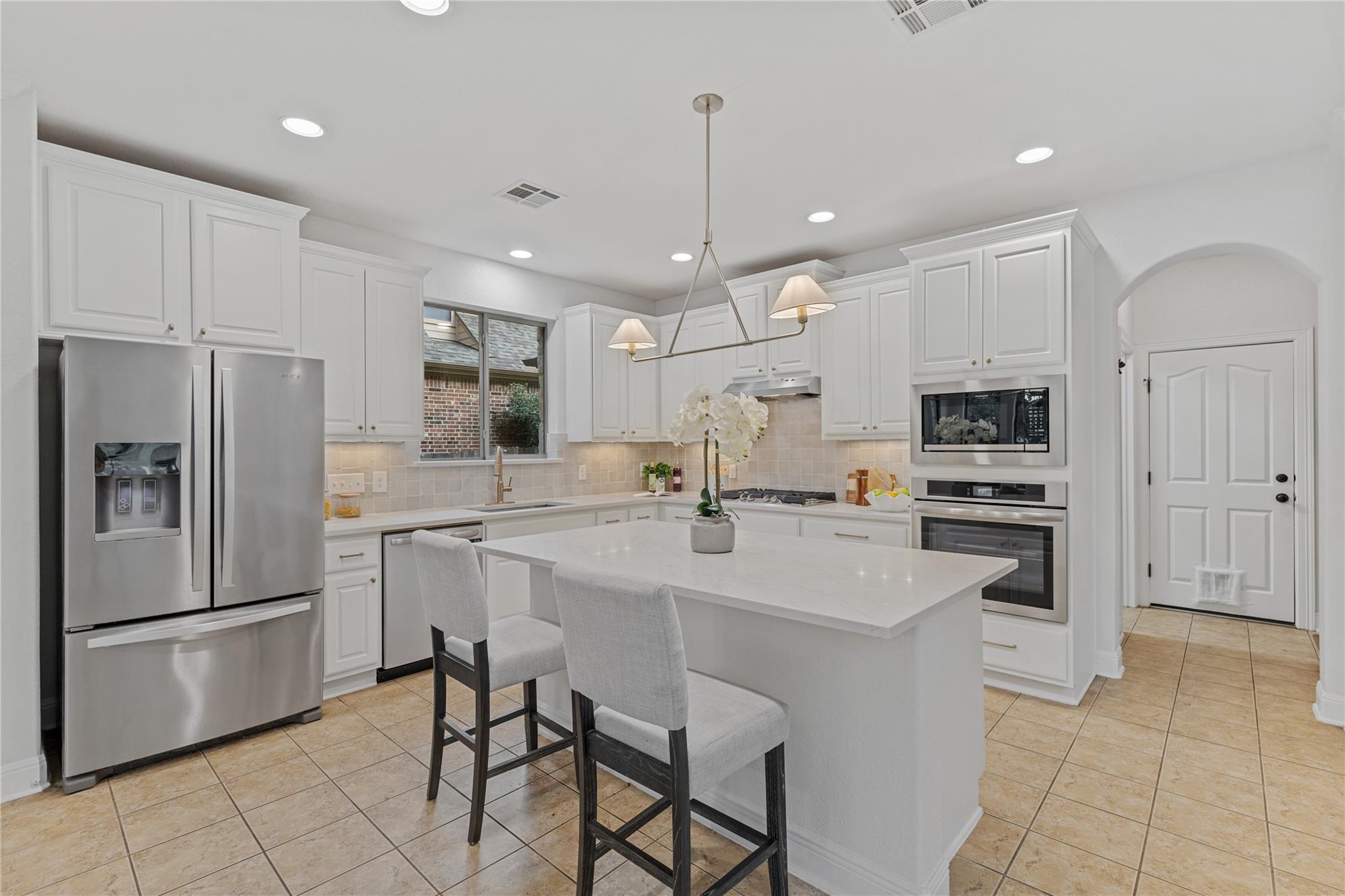 2709 Deep River CIR, Round Rock, TX 78665 photo 2