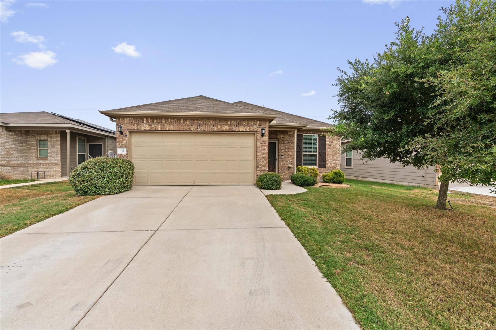 417 Ibis Falls LOOP, Jarrell, TX 76537 photo 2